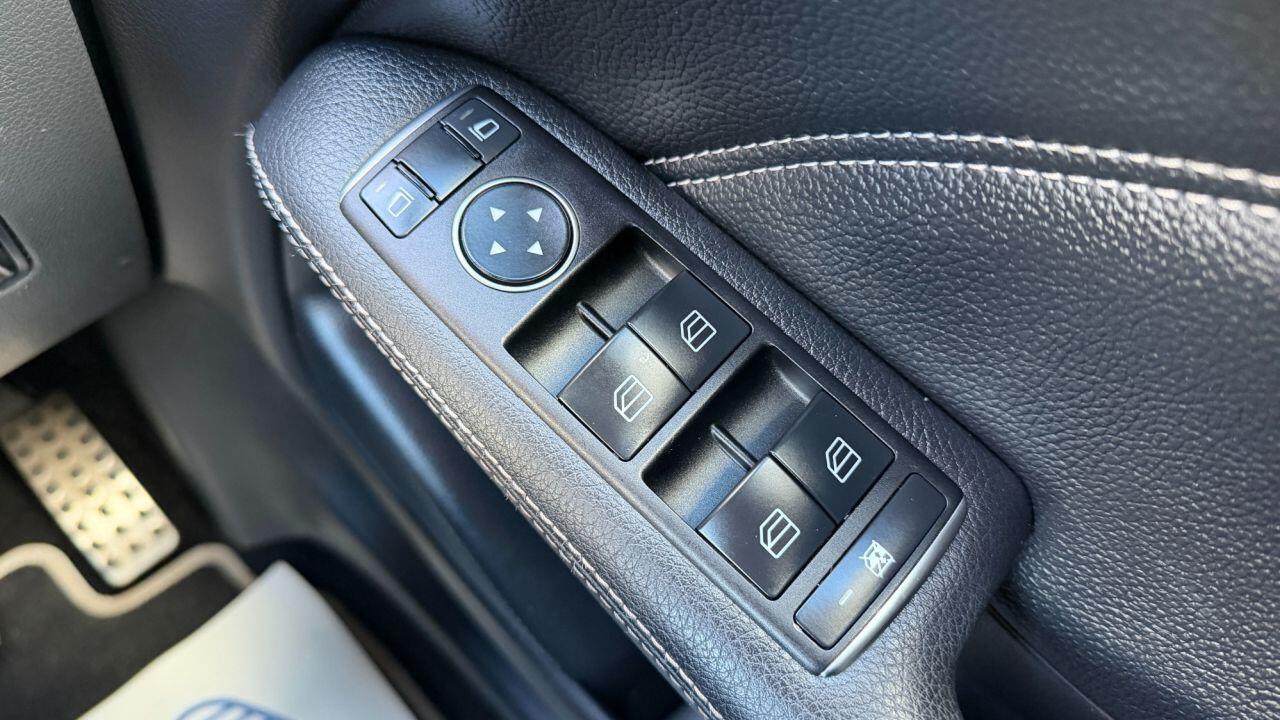 Mercedes-Benz B-Class view 29