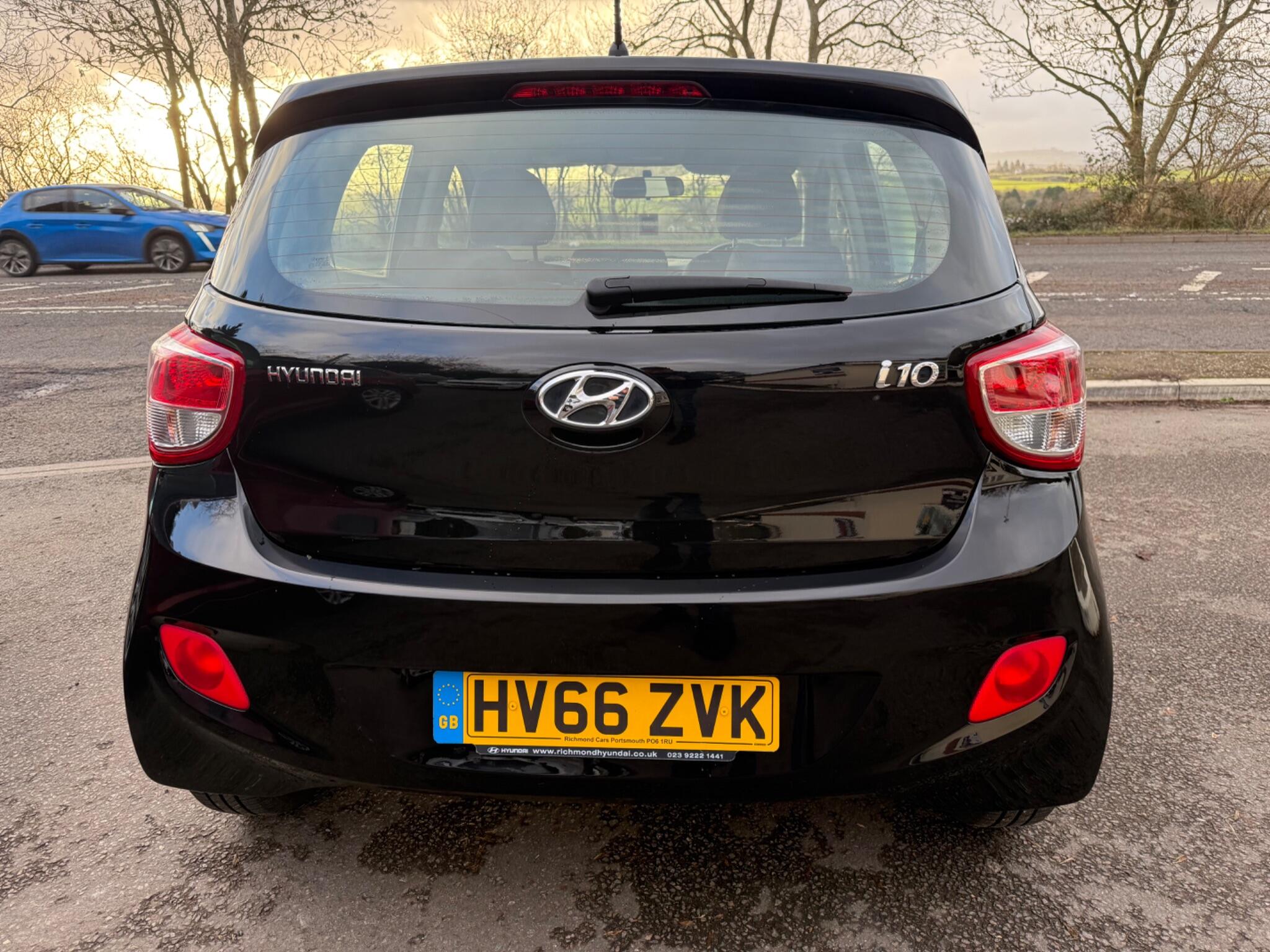 2016 Hyundai i10 1.0 Premium Euro 5 5dr • 99,000 miles image 7