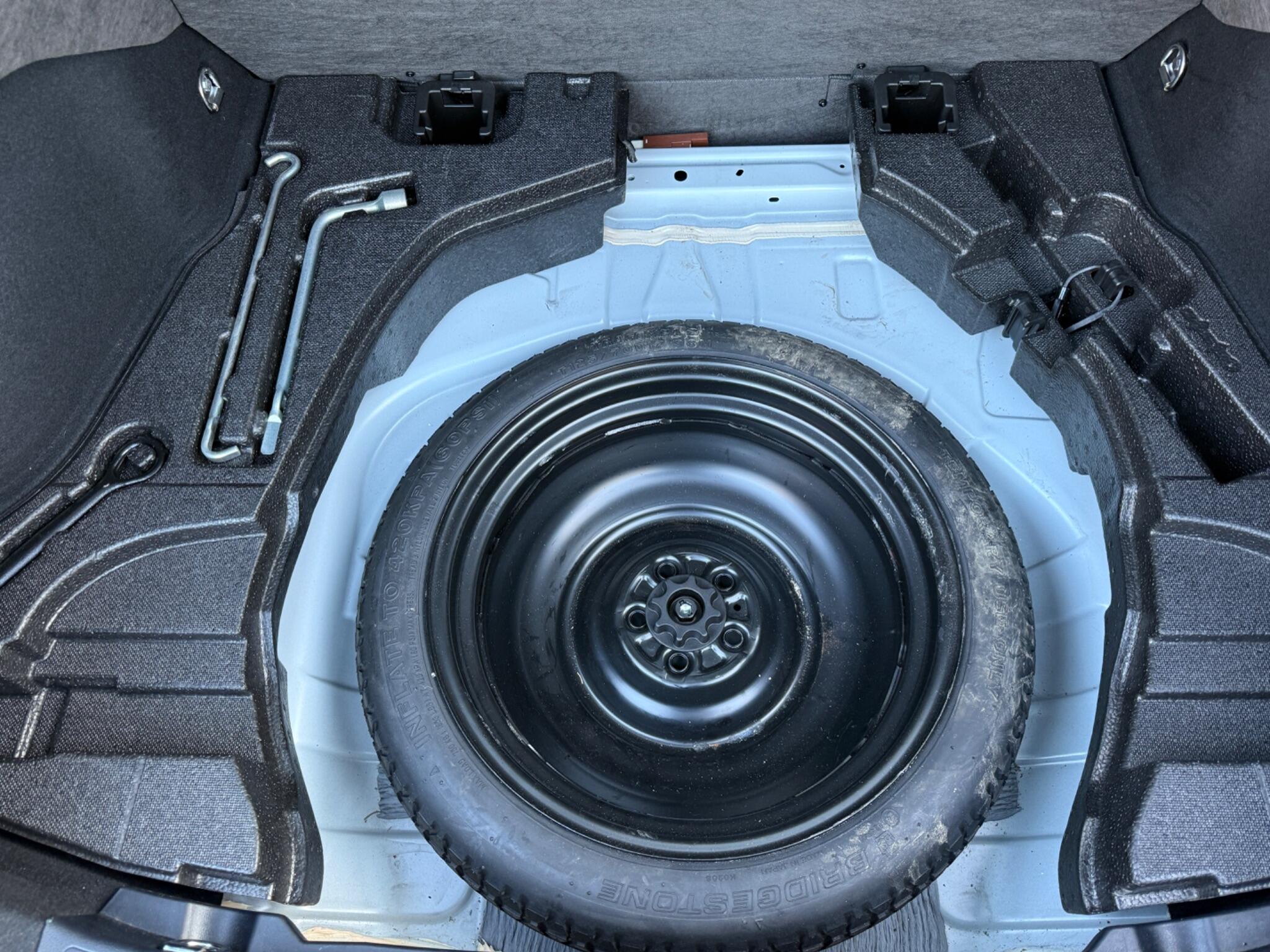 Toyota Prius - Image 48