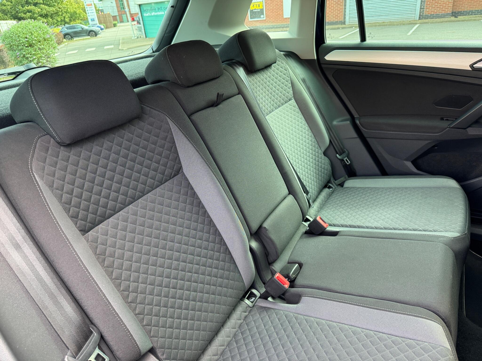 Volkswagen Tiguan view 27