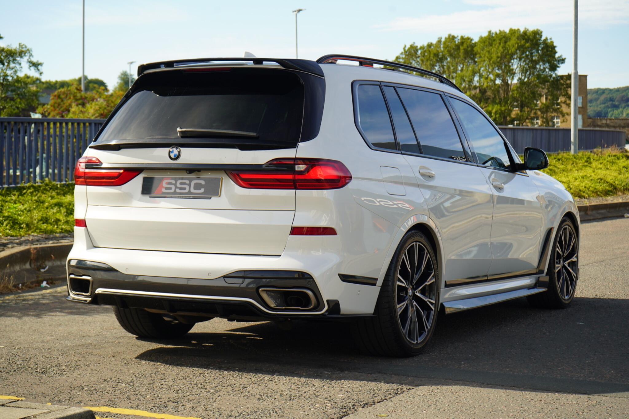 BMW X7 view 15
