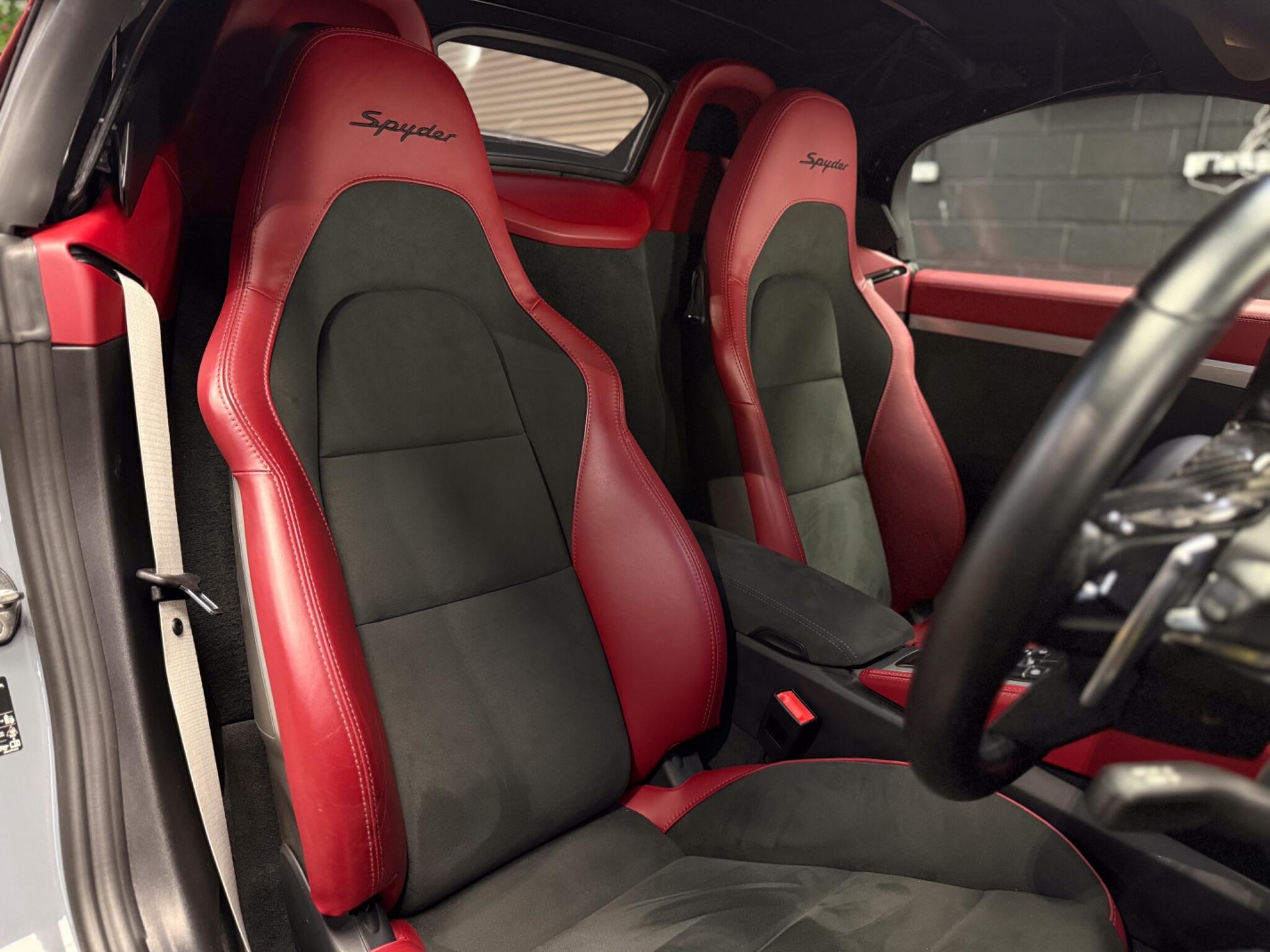 Porsche 718 Spyder view 23