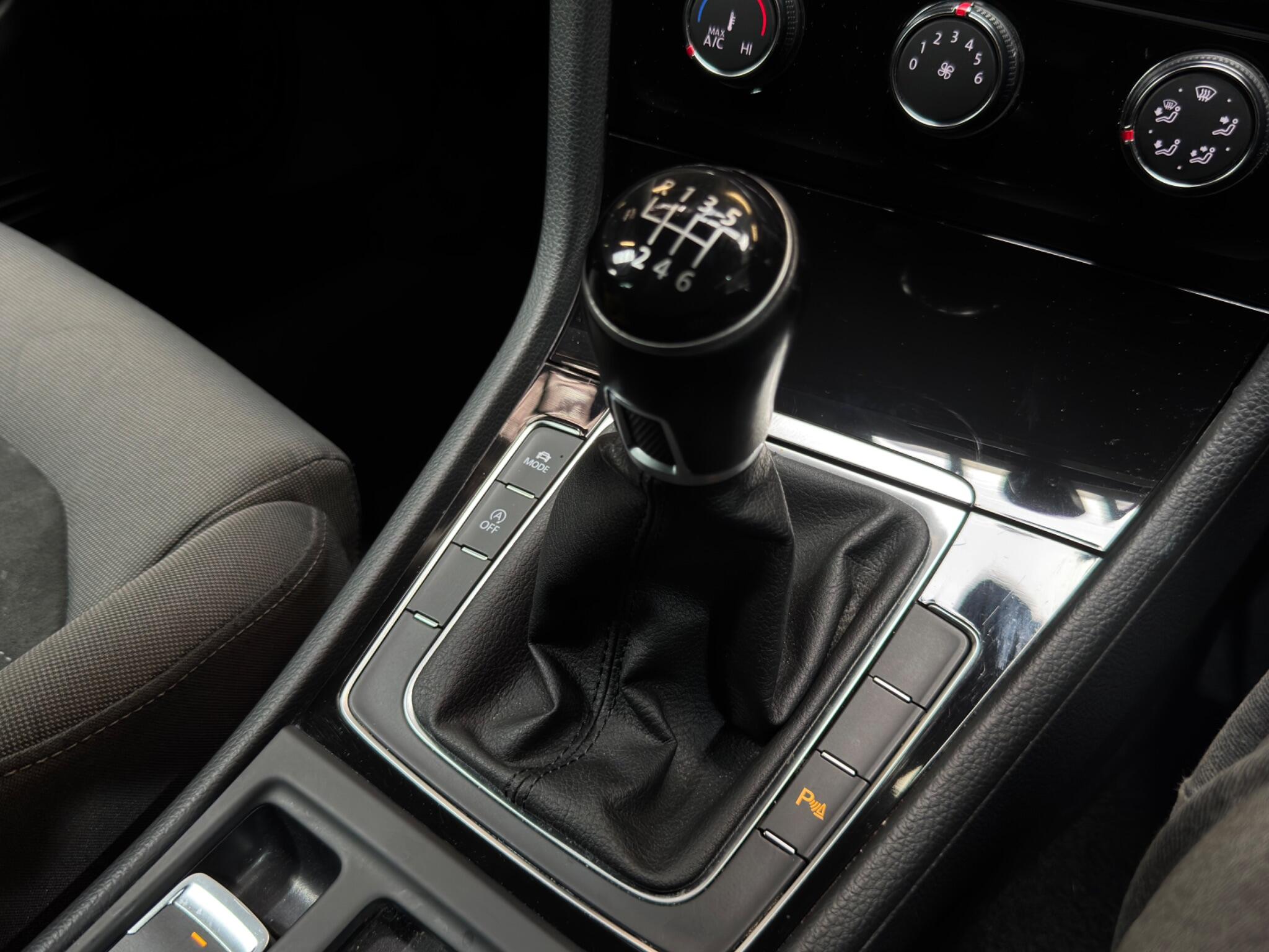 Volkswagen Golf view 7