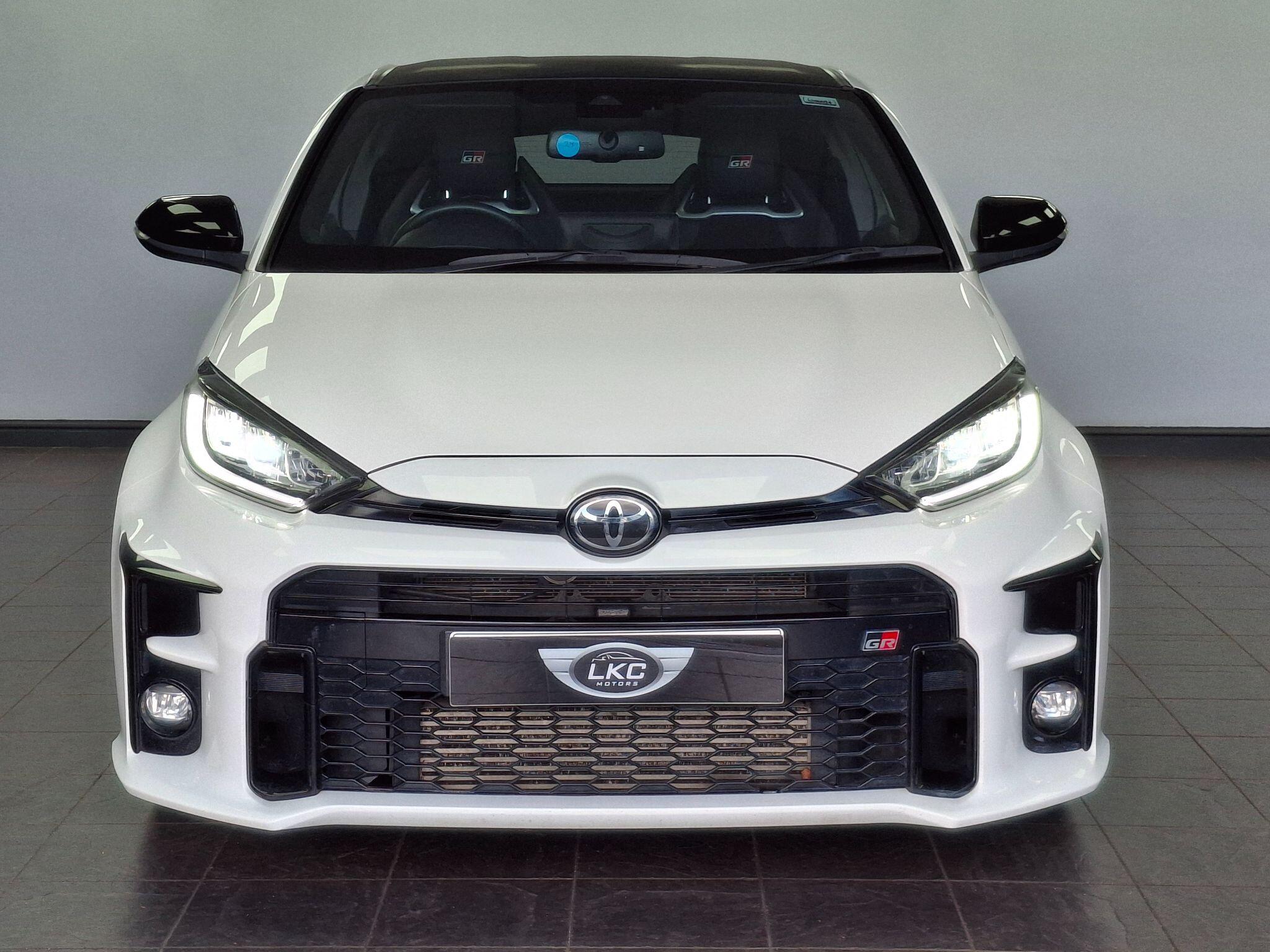 Toyota Yaris view 3