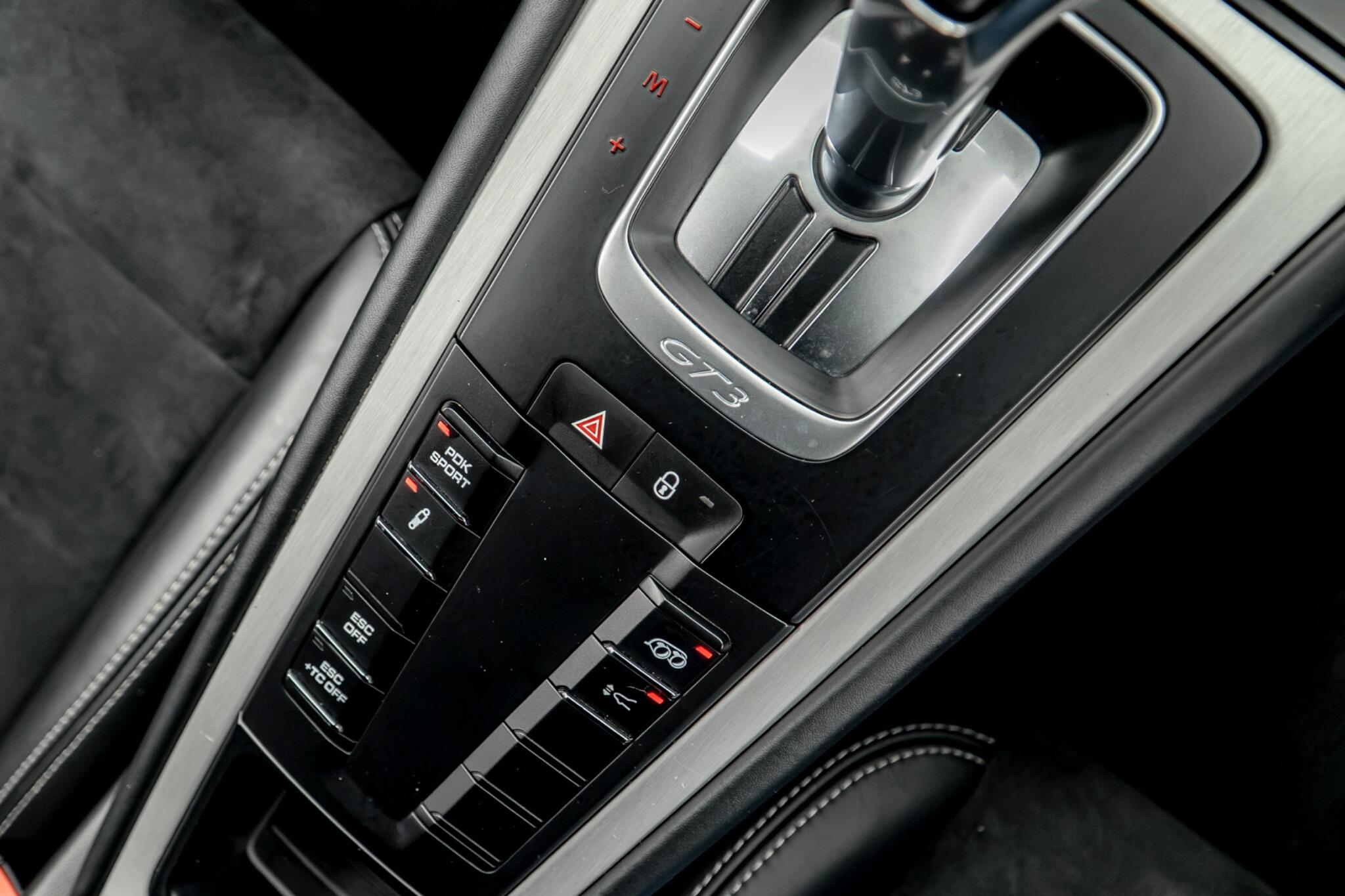 Porsche 911 view 38
