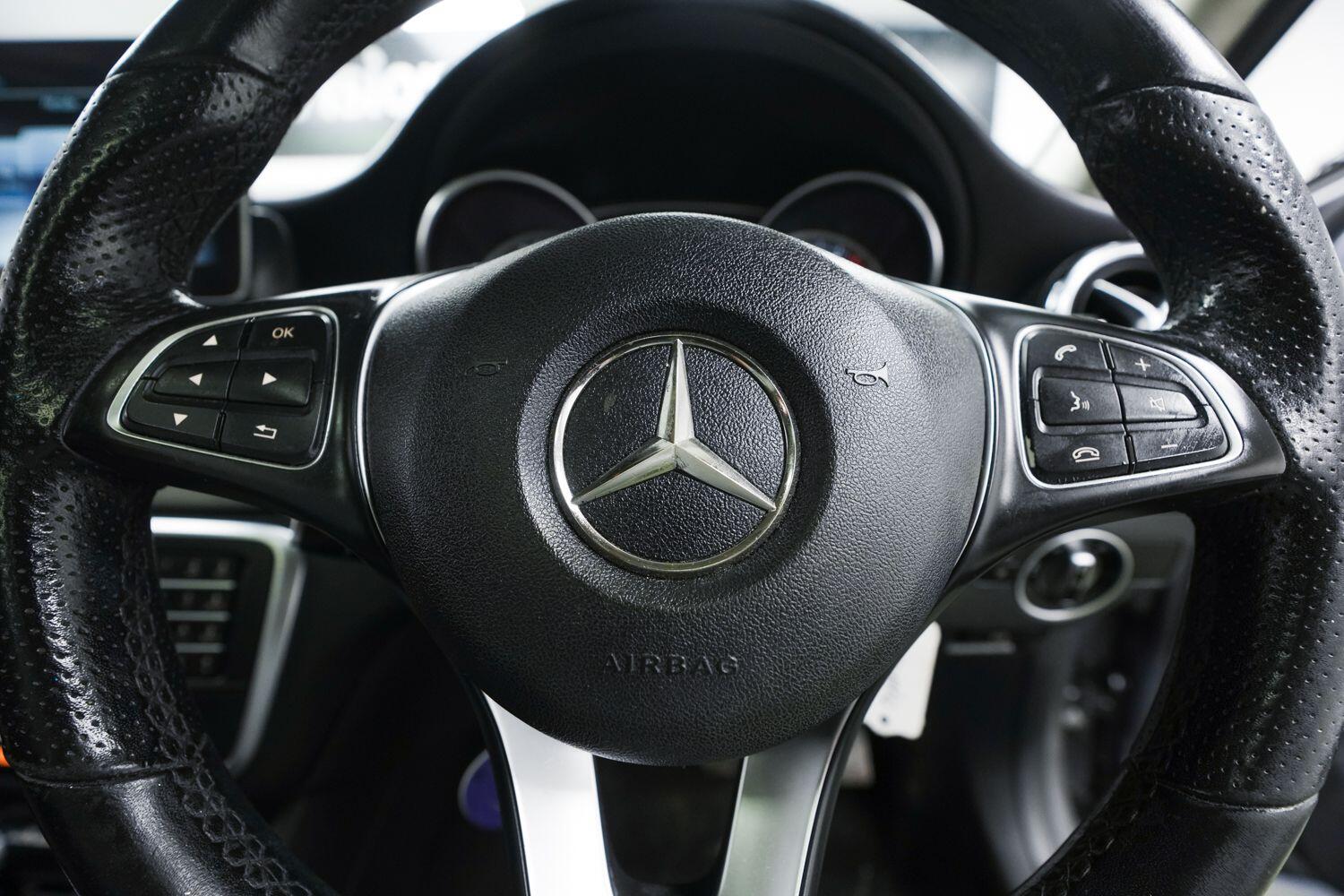 Mercedes-Benz Gla view 21