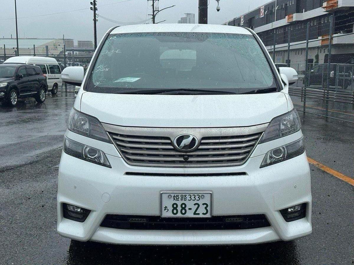 Toyota Vellfire view 8