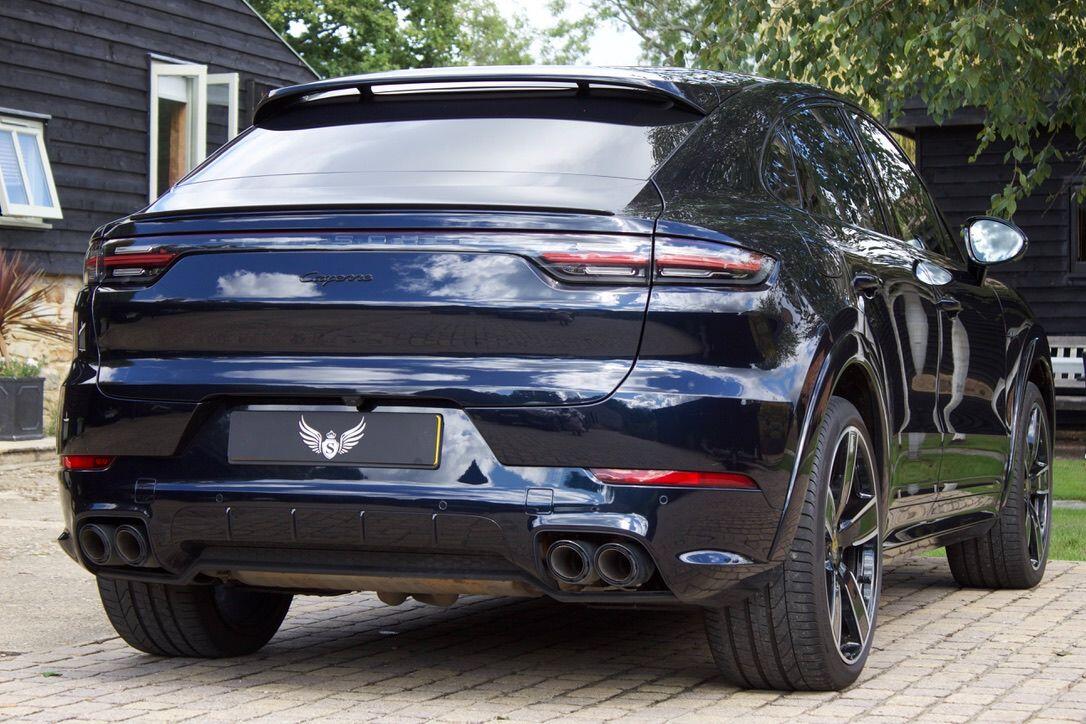 Porsche Cayenne view 8