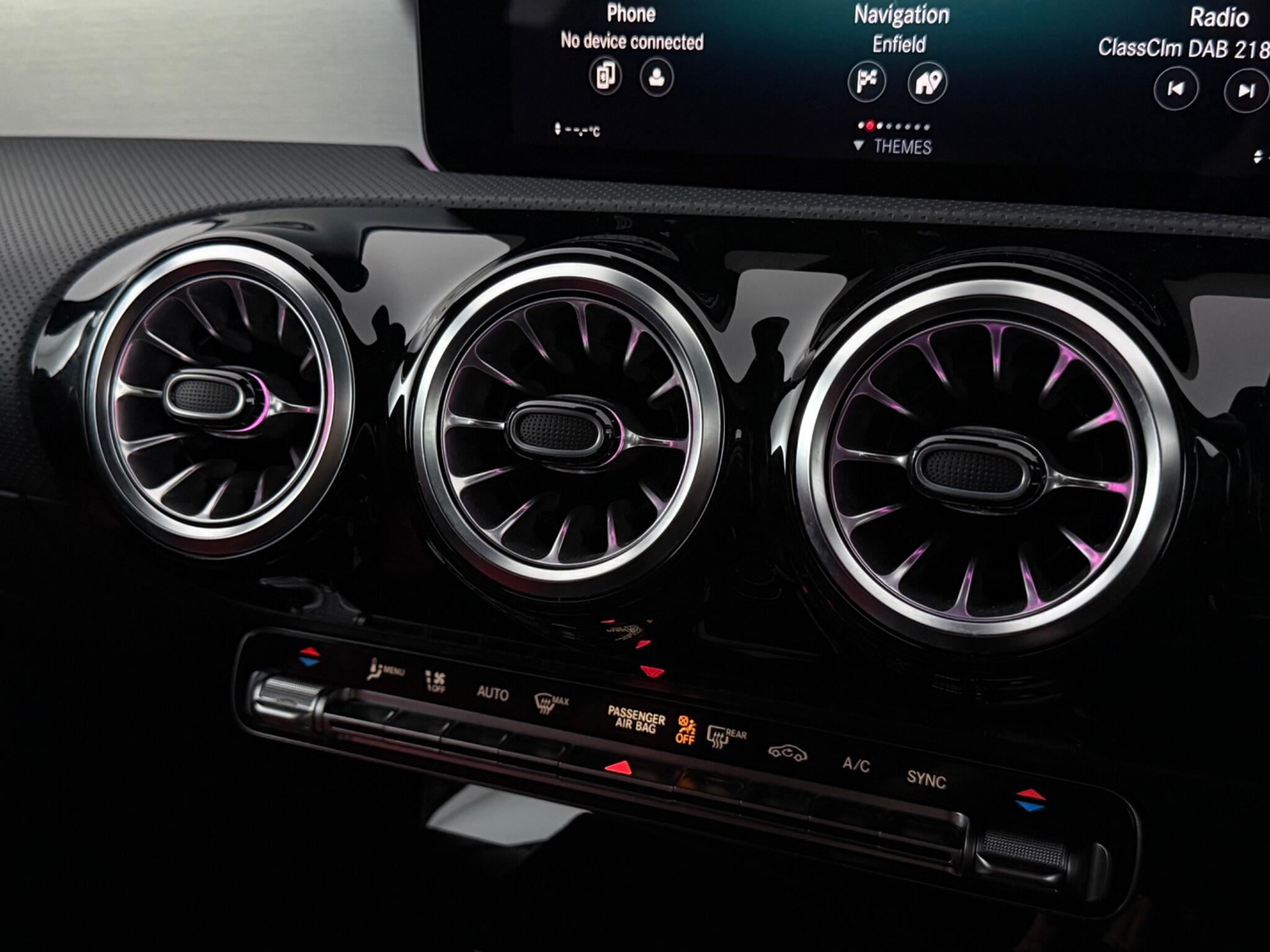 Mercedes-Benz Cla view 23