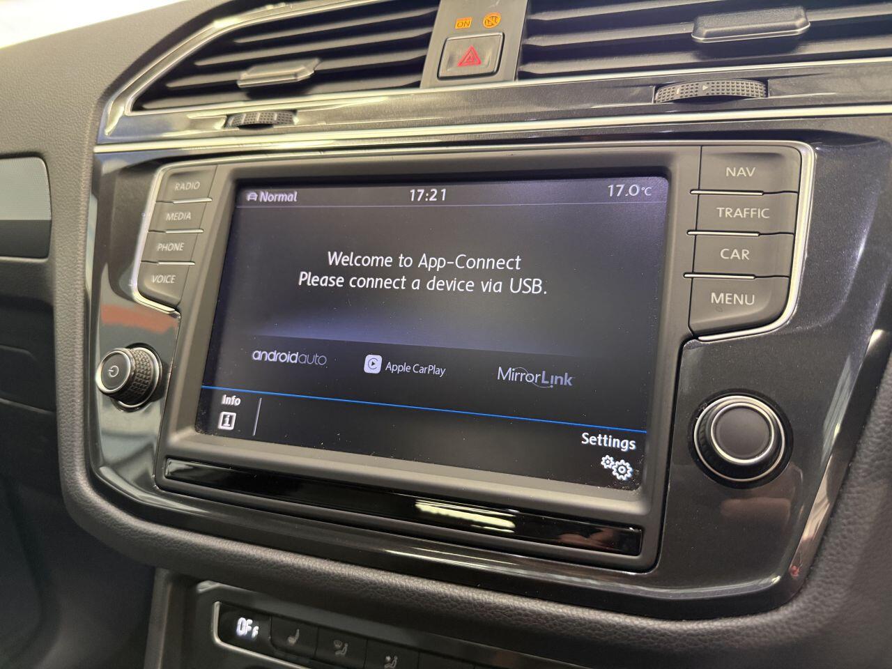 Volkswagen Tiguan view 19