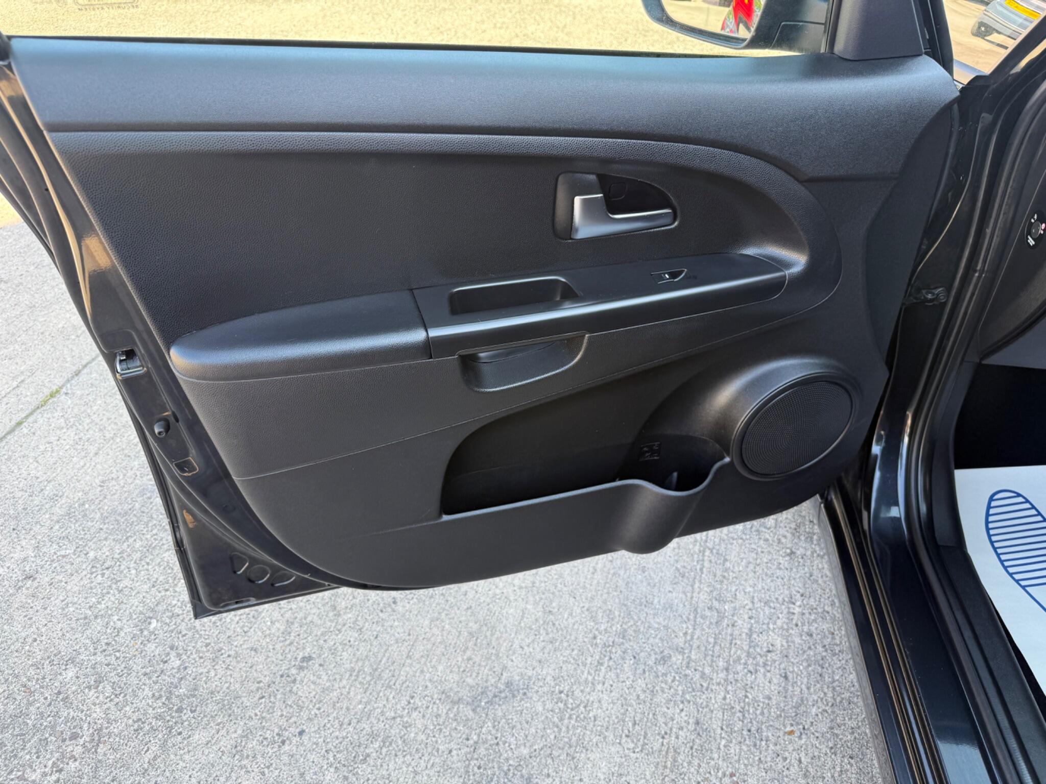 Kia Venga view 24