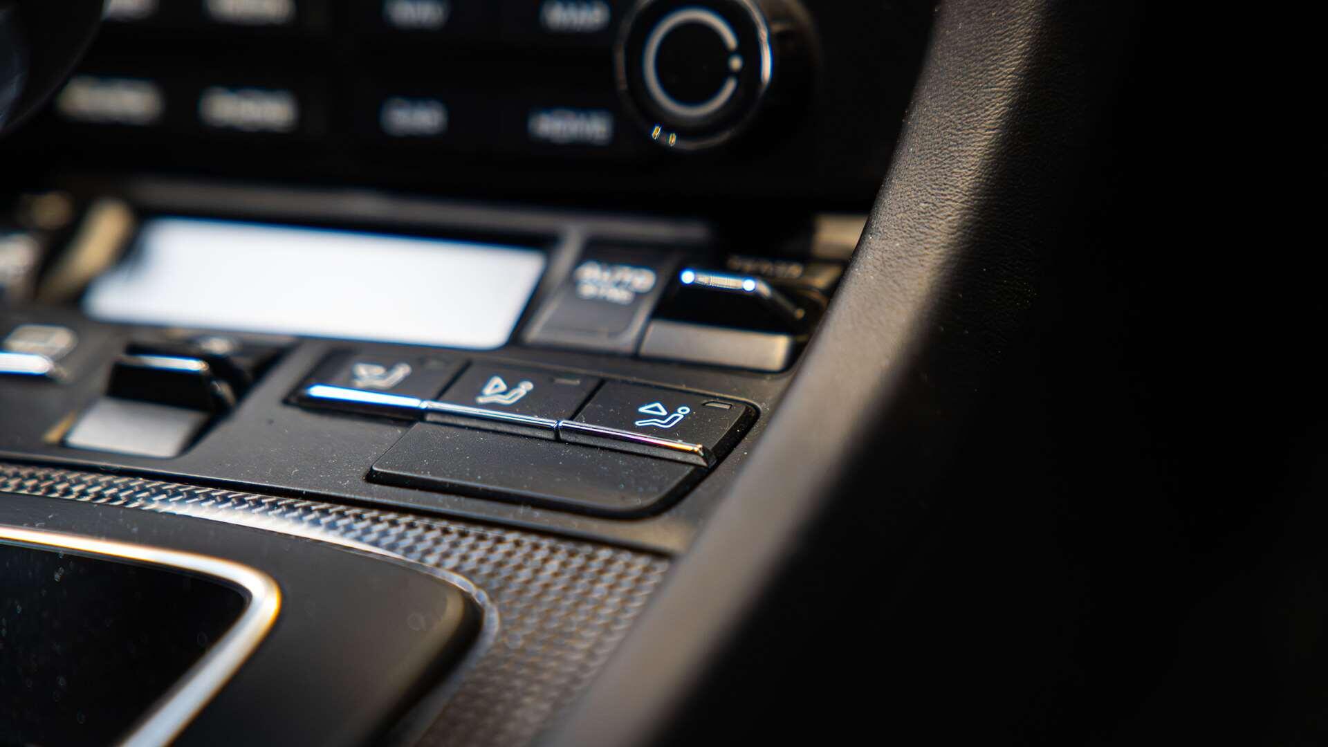 Porsche 911 view 40