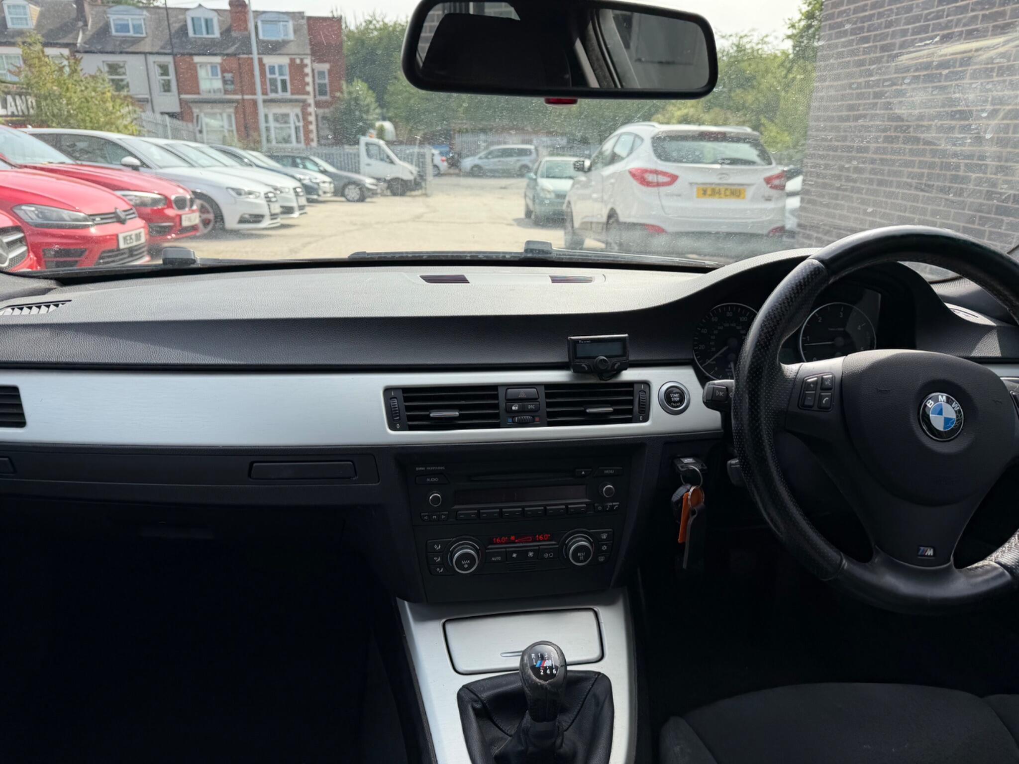 BMW 3 Series view 17
