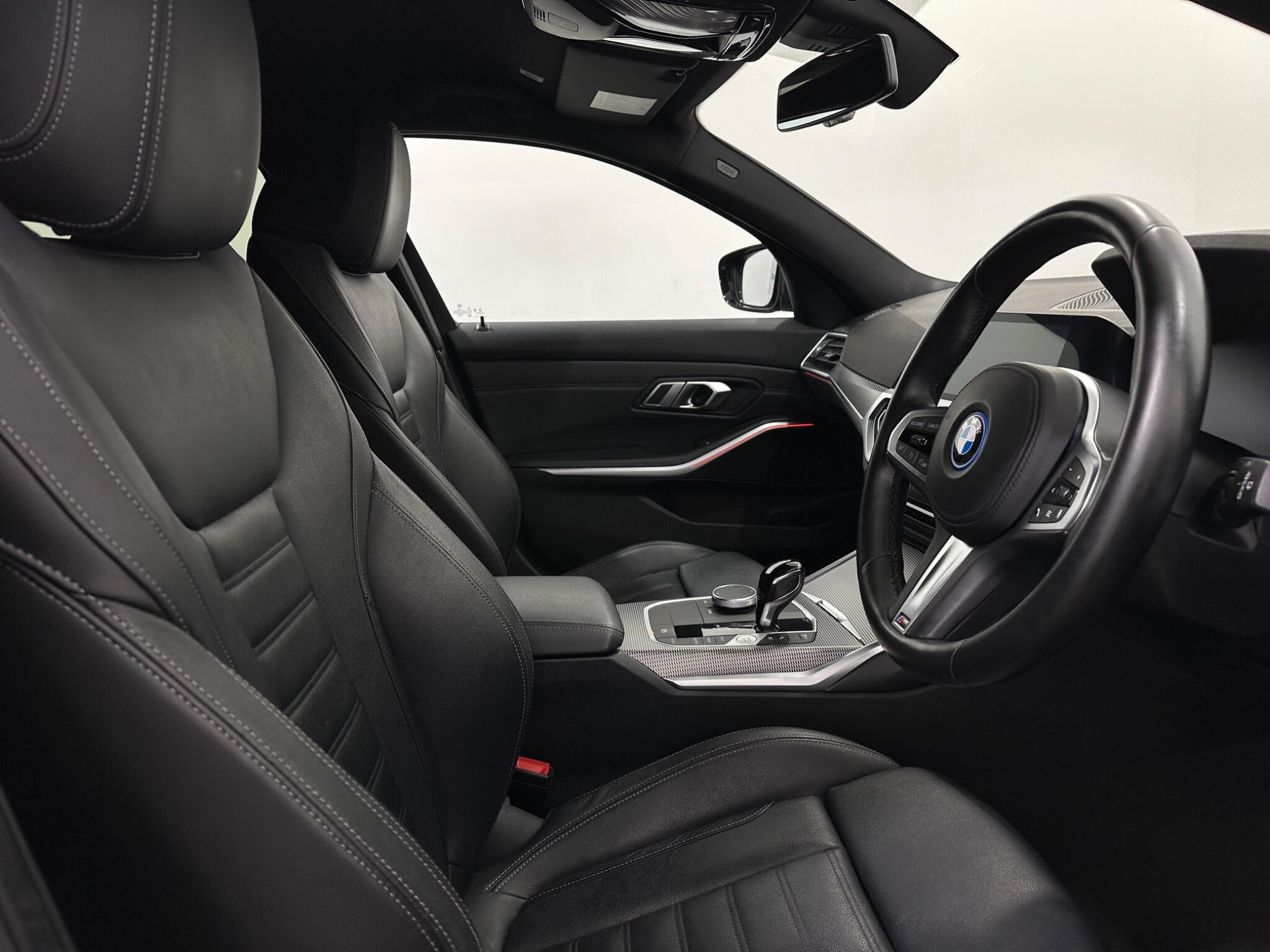 BMW 3 Series view 33
