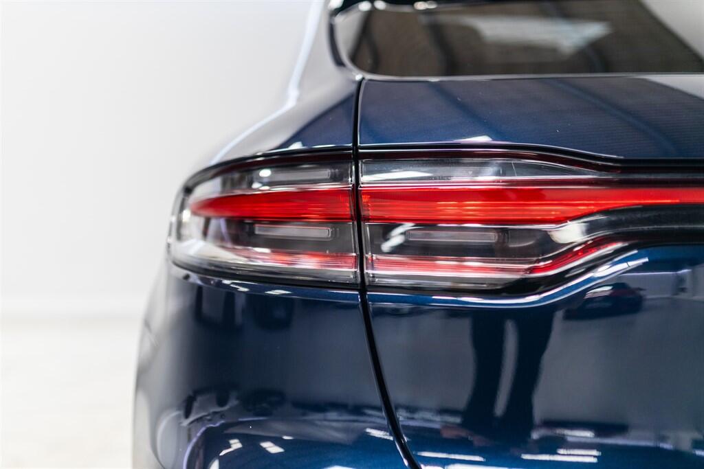 Porsche Macan view 20