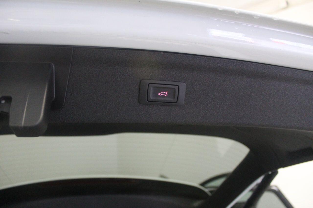 Audi Q3 view 29