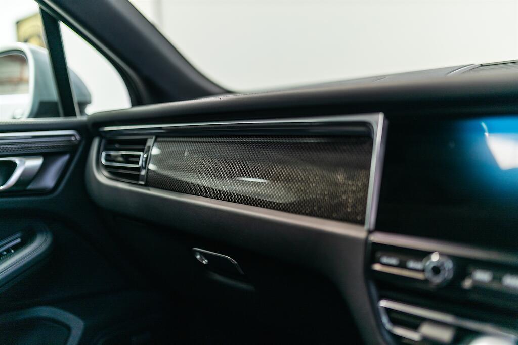 Porsche Macan view 32