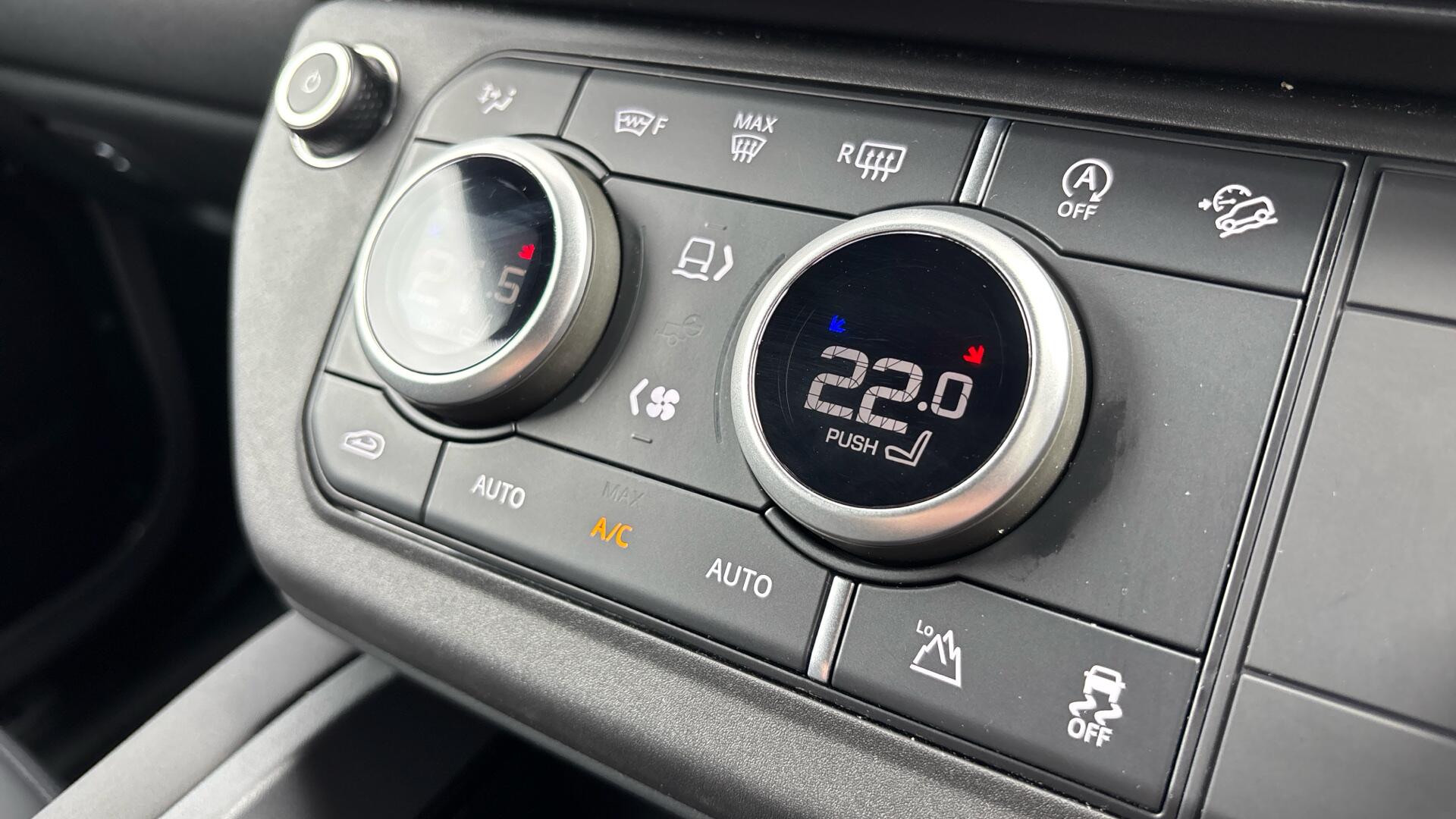 Land Rover Defender view 50