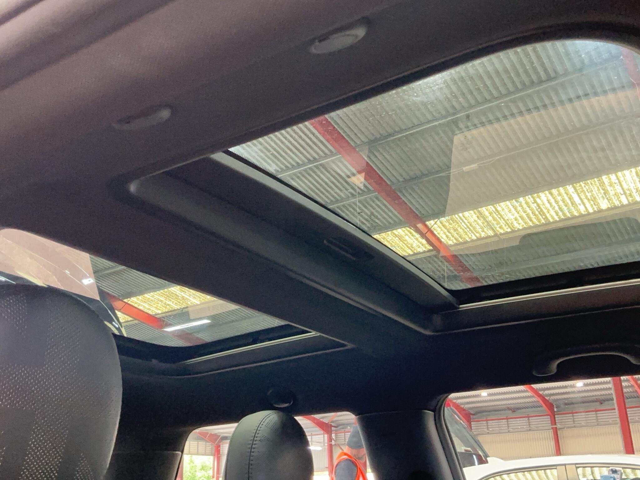 MINI Hatch view 8