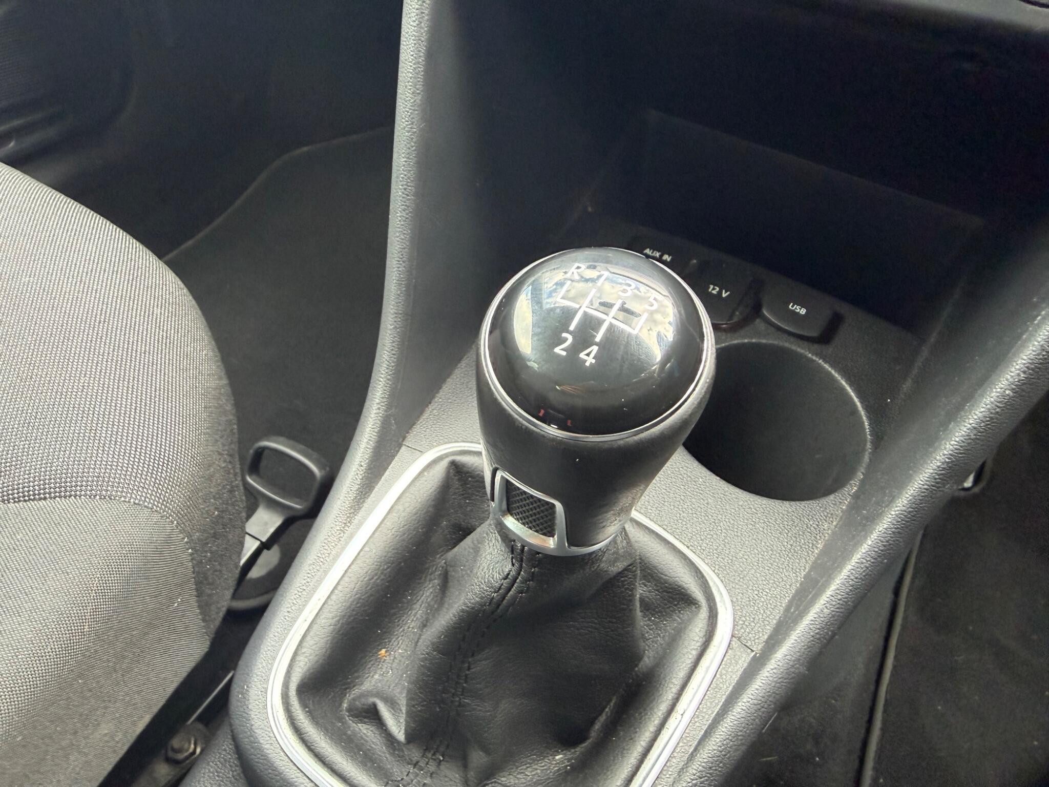 Volkswagen Polo view 32