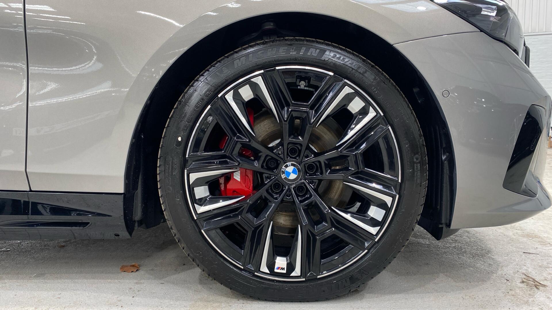 BMW i5 view 14