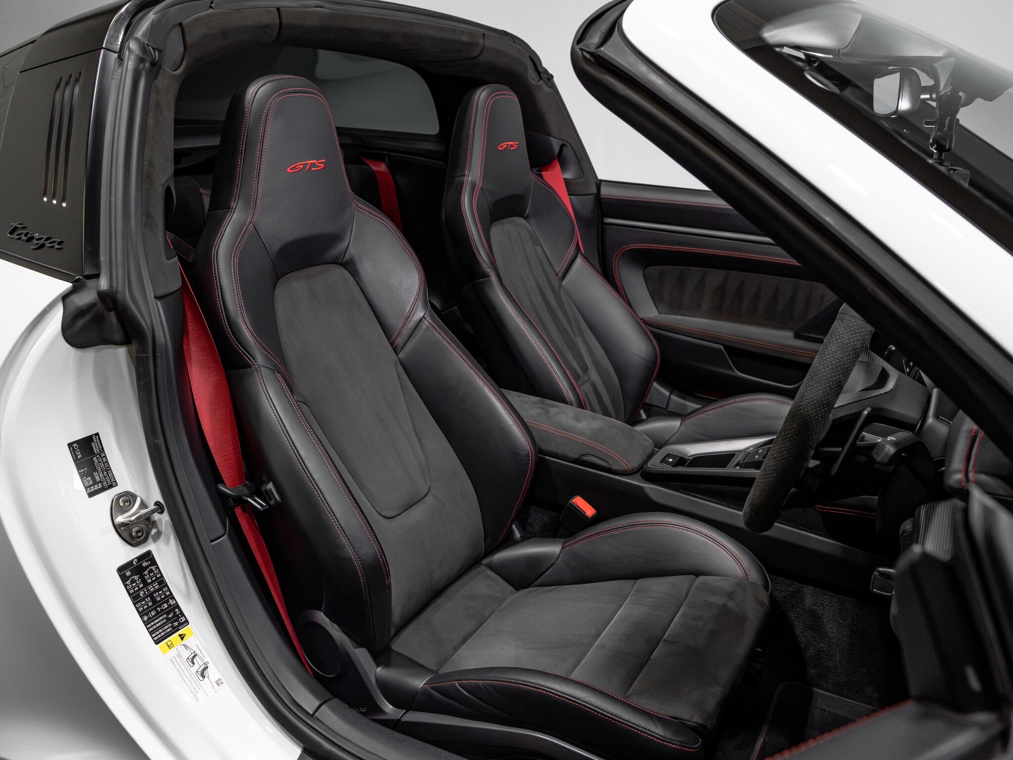 Porsche 911 view 2