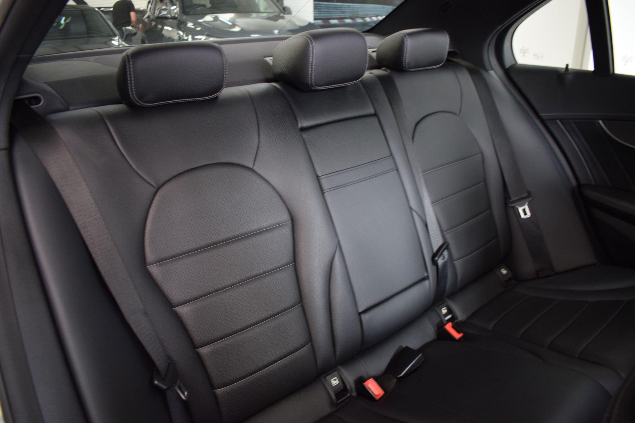 Mercedes-Benz C-Class view 26