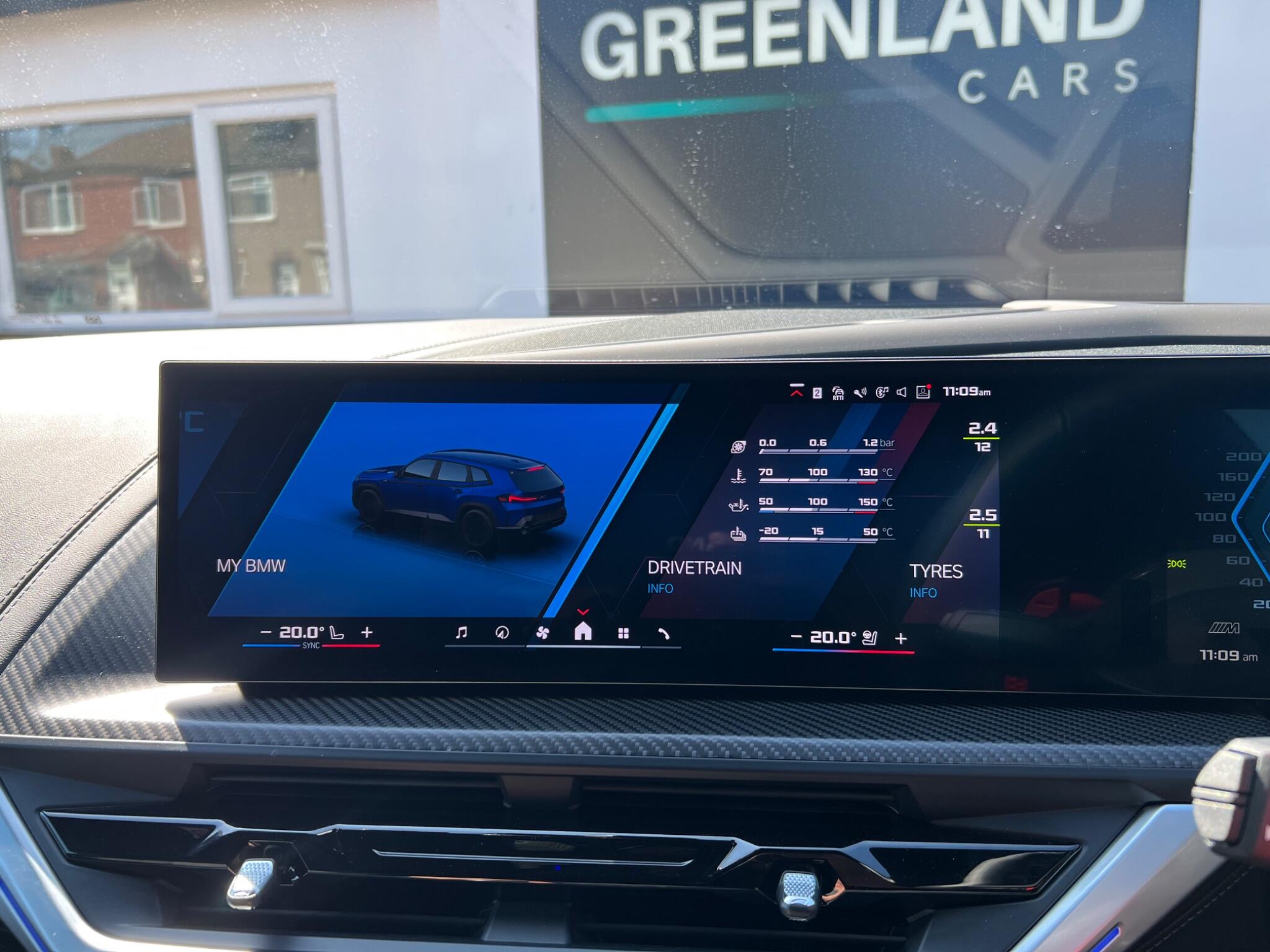 BMW XM view 85