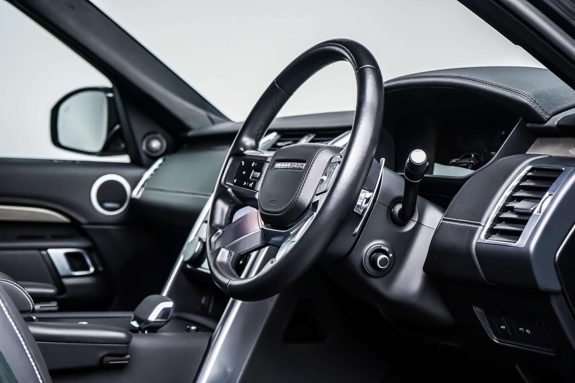 Land Rover Discovery view 10