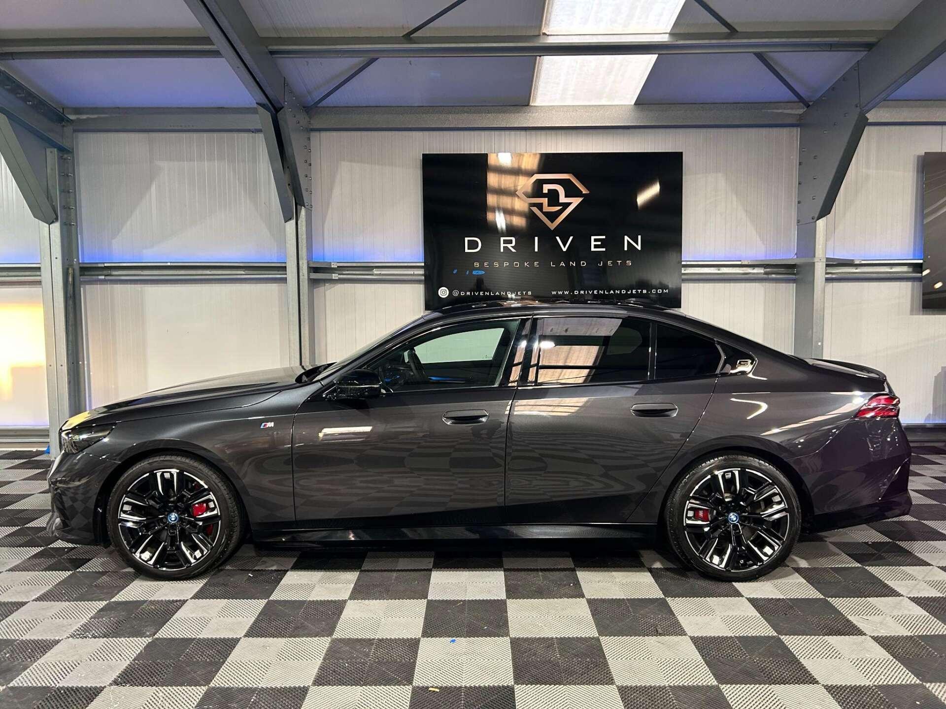 BMW I5 view 10