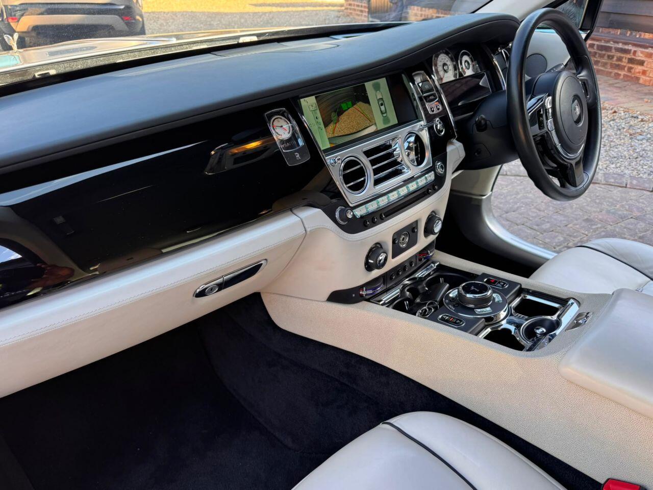 Rolls-Royce Wraith view 12