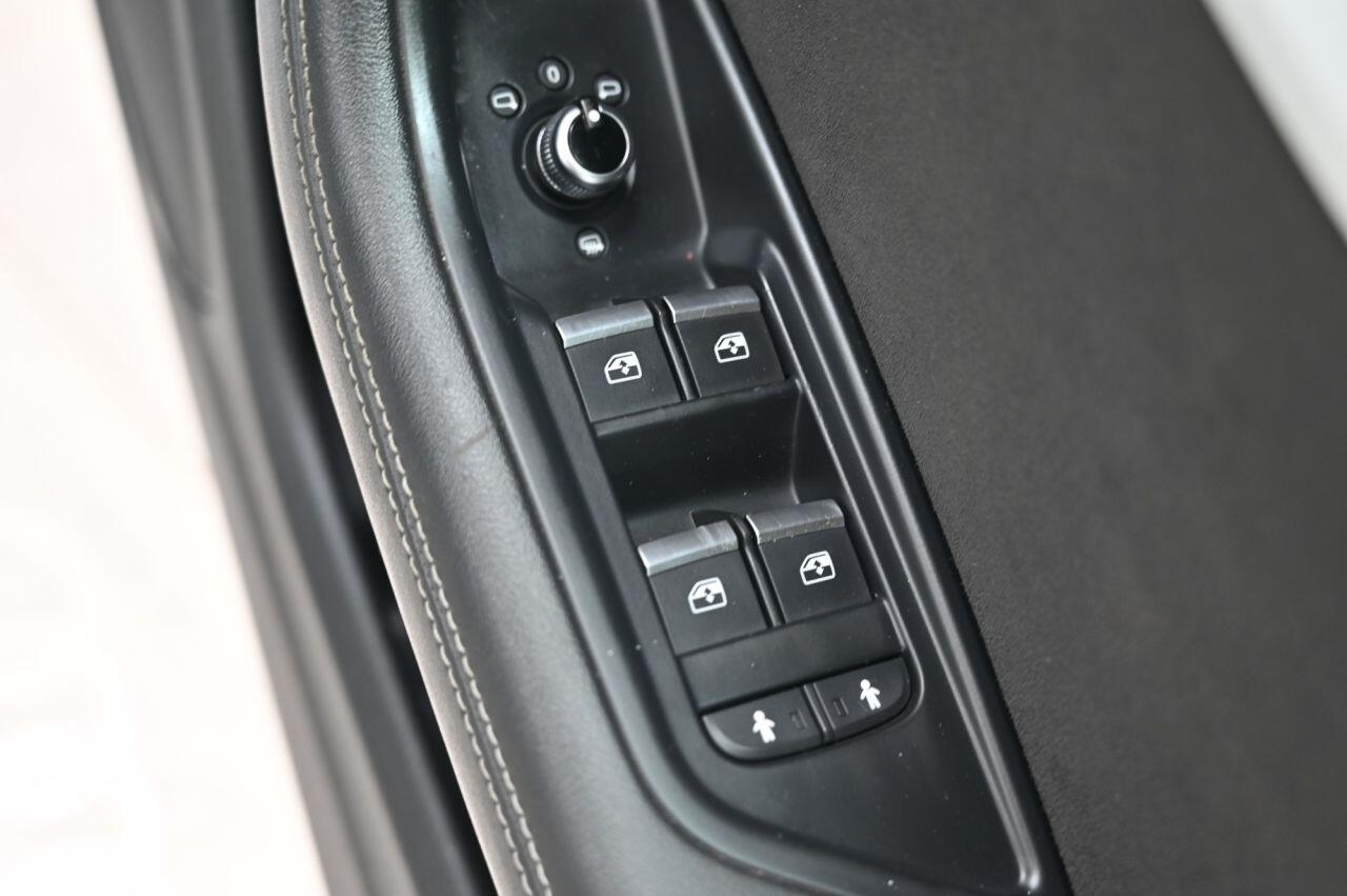 Audi S4 view 42
