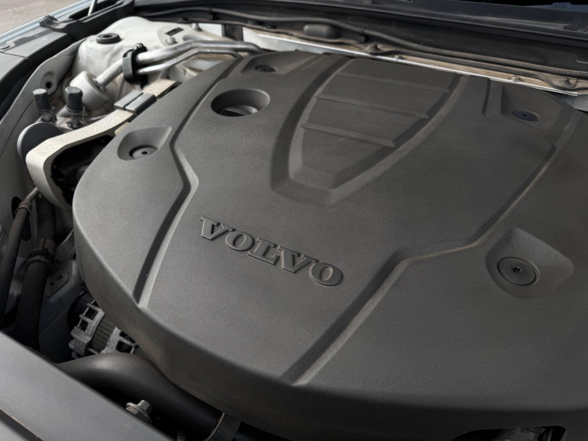 Volvo V90 Cross Country view 68