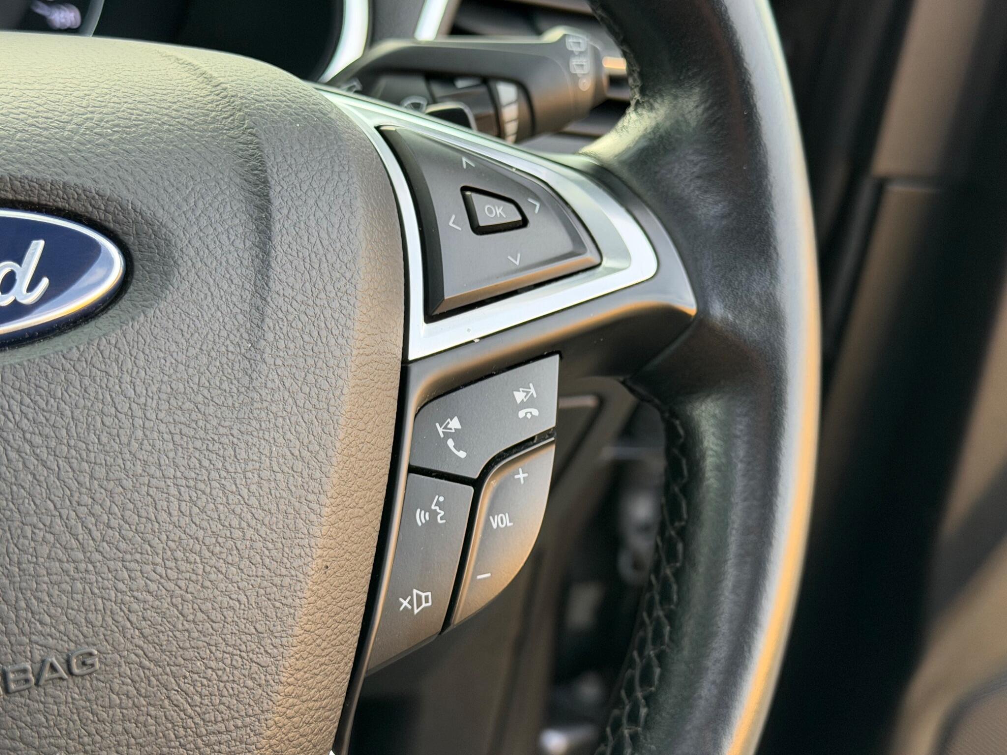 Ford Galaxy view 30