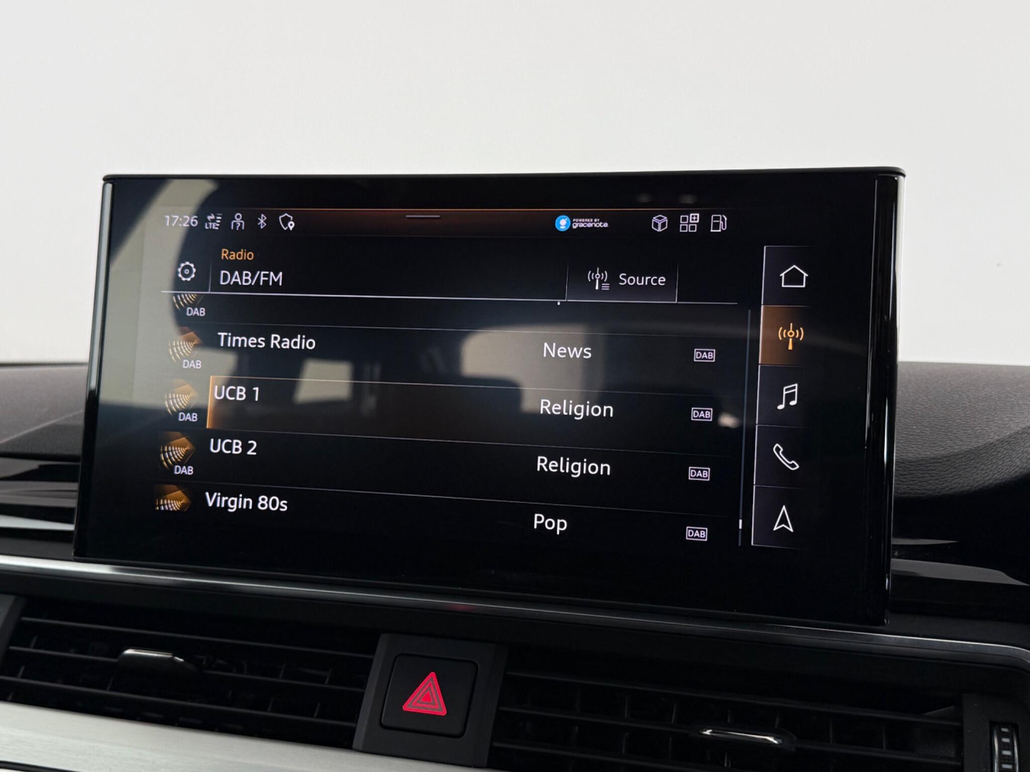 Audi A4 view 18