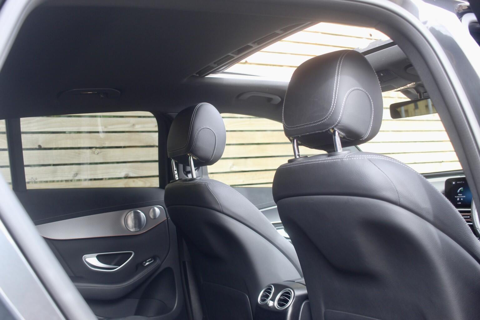 Mercedes-Benz Eqc view 11