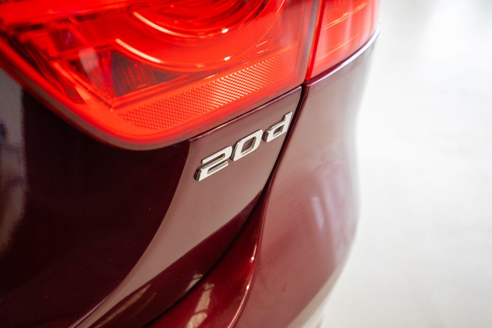 Jaguar Xe view 8
