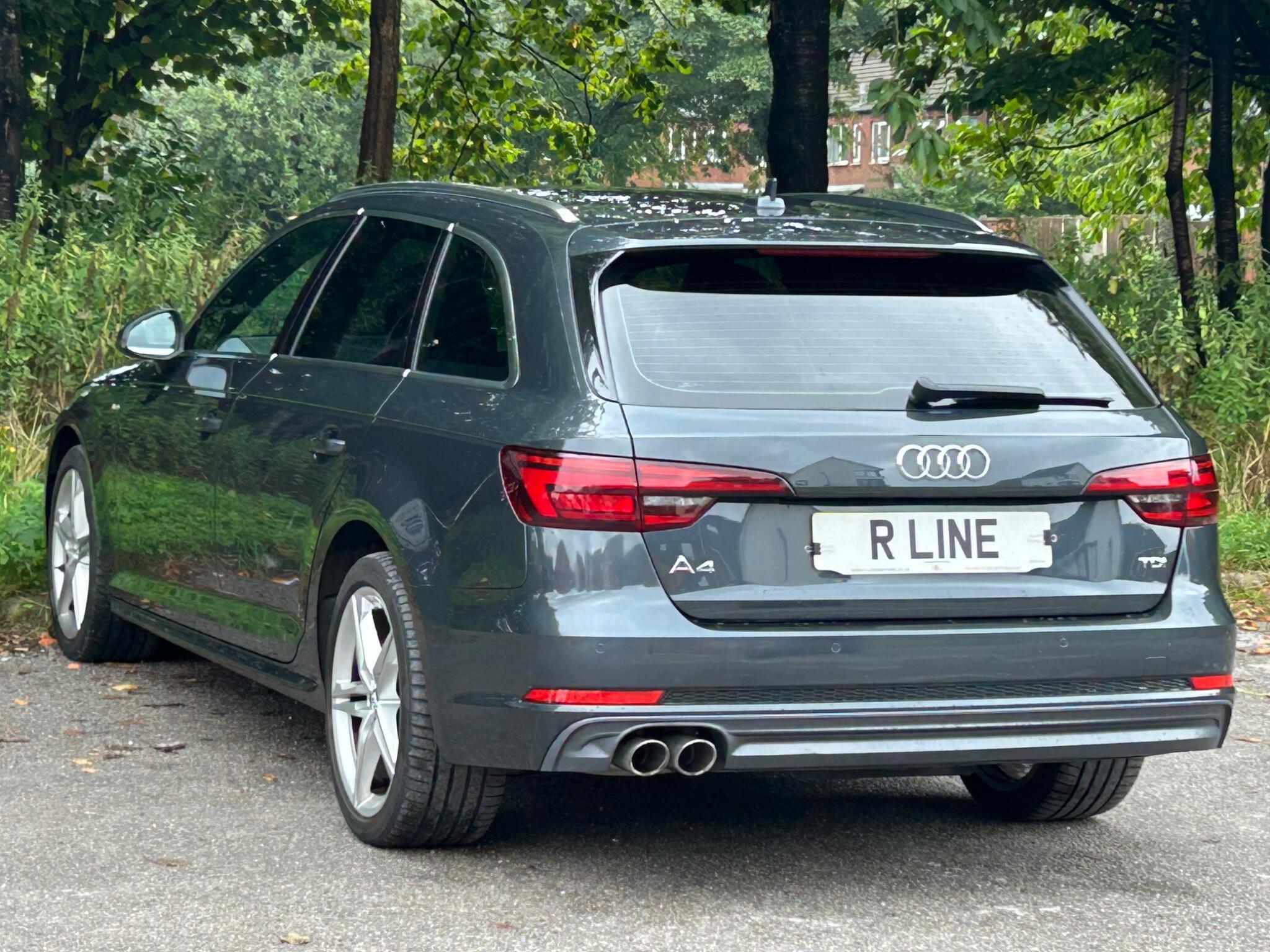 Audi A4 view 9