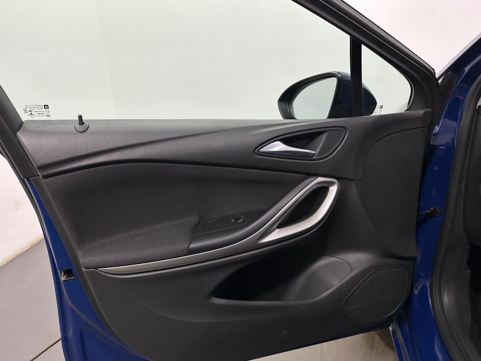 Vauxhall Astra view 36