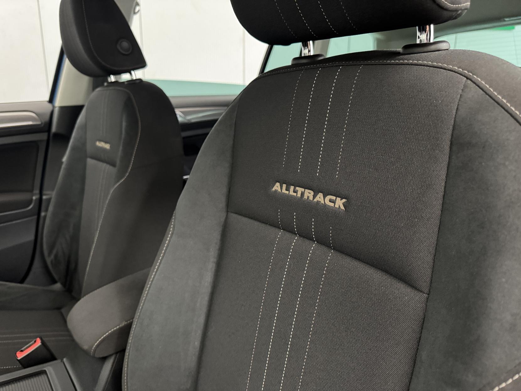 Volkswagen Golf view 45