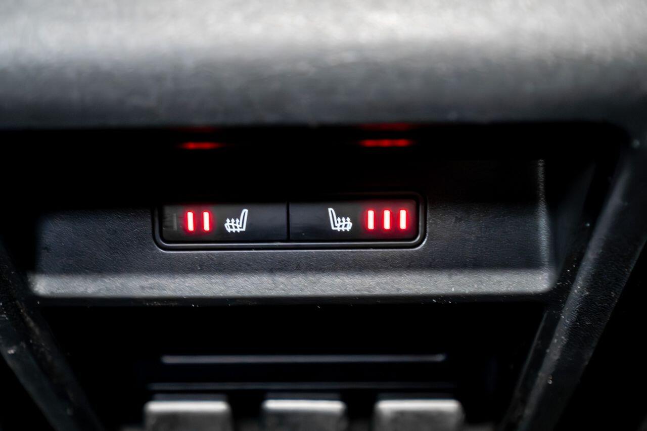 Land Rover Discovery Sport view 42
