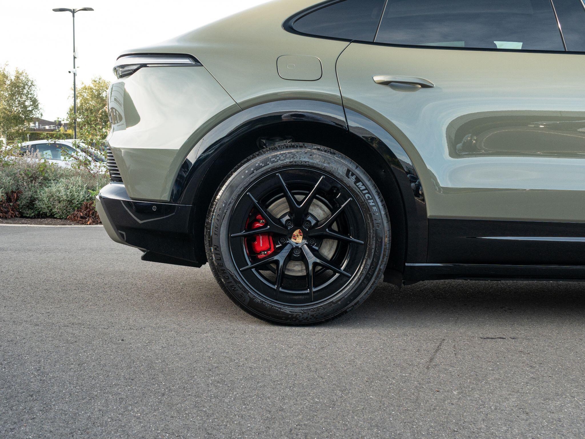 Porsche Cayenne view 11