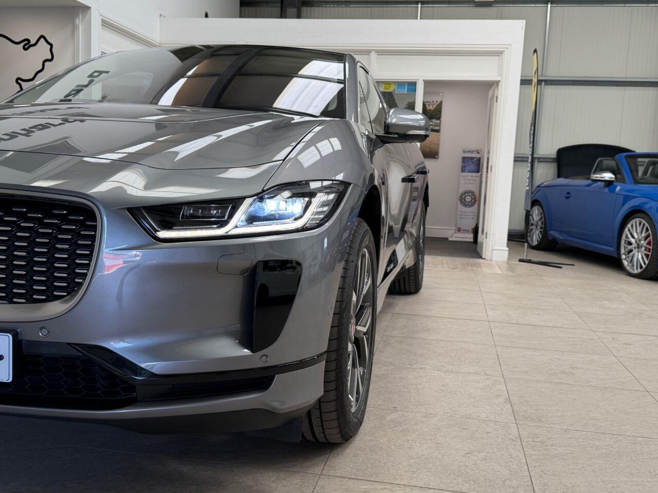 Jaguar I-Pace view 6