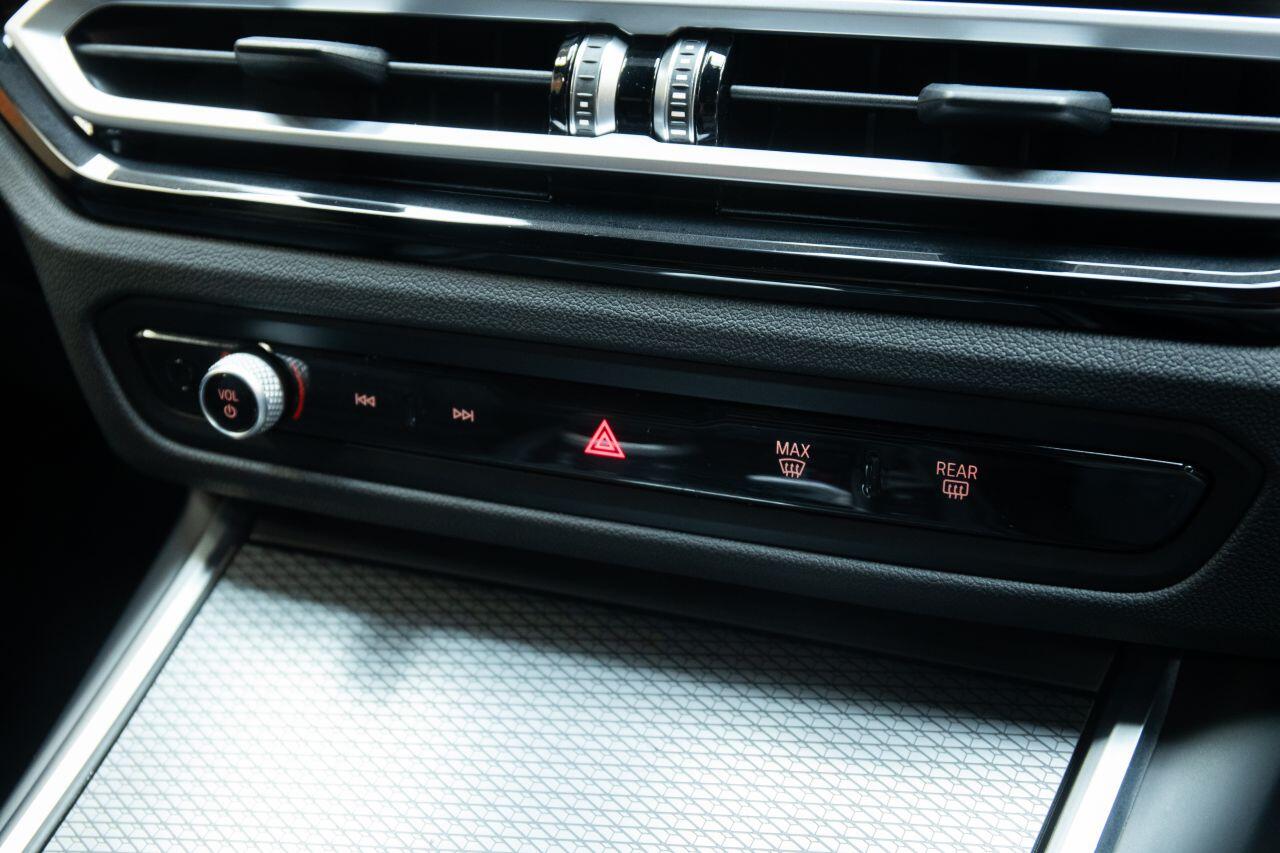 BMW 3 Series view 34