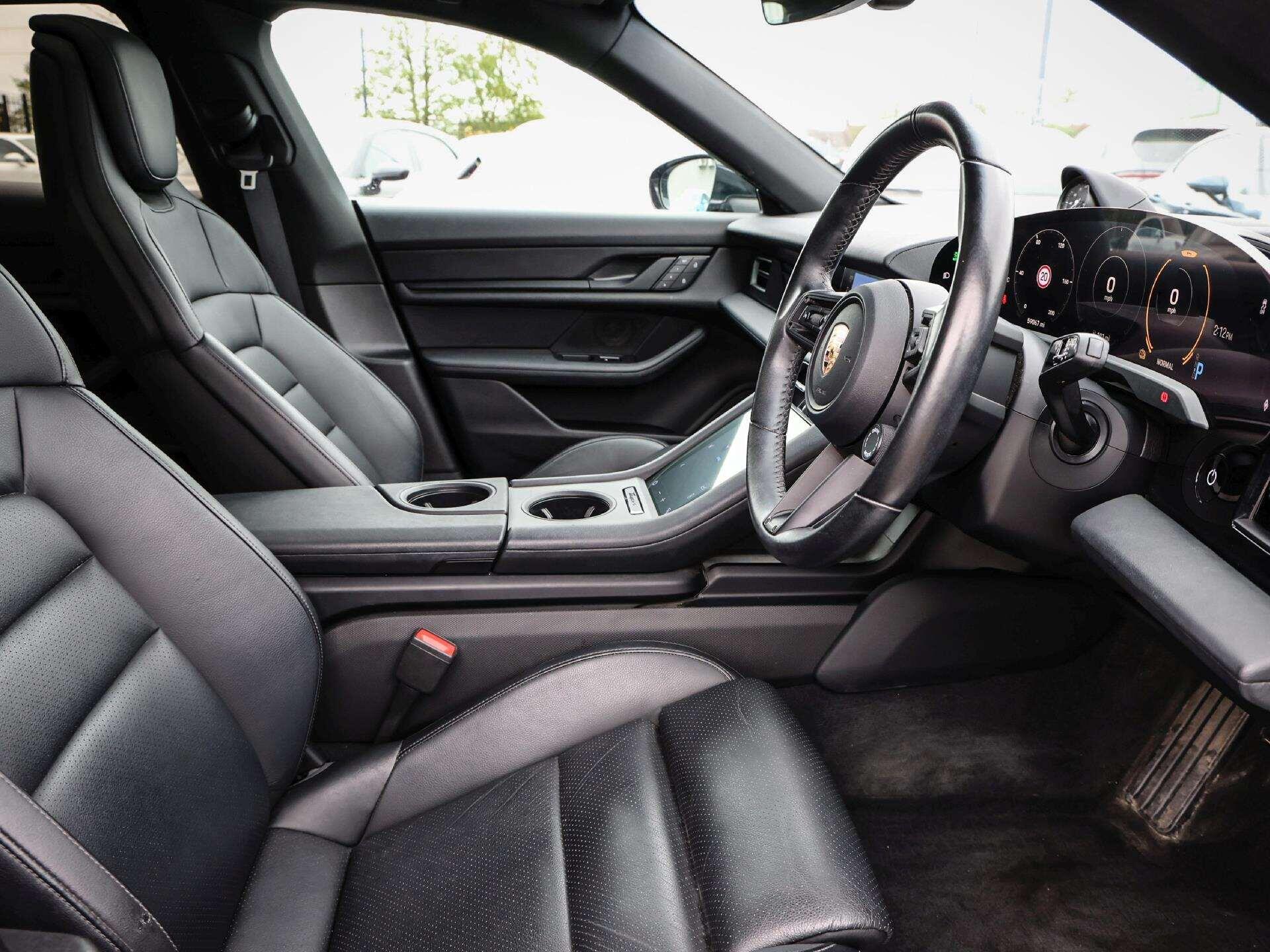 Porsche Taycan view 12