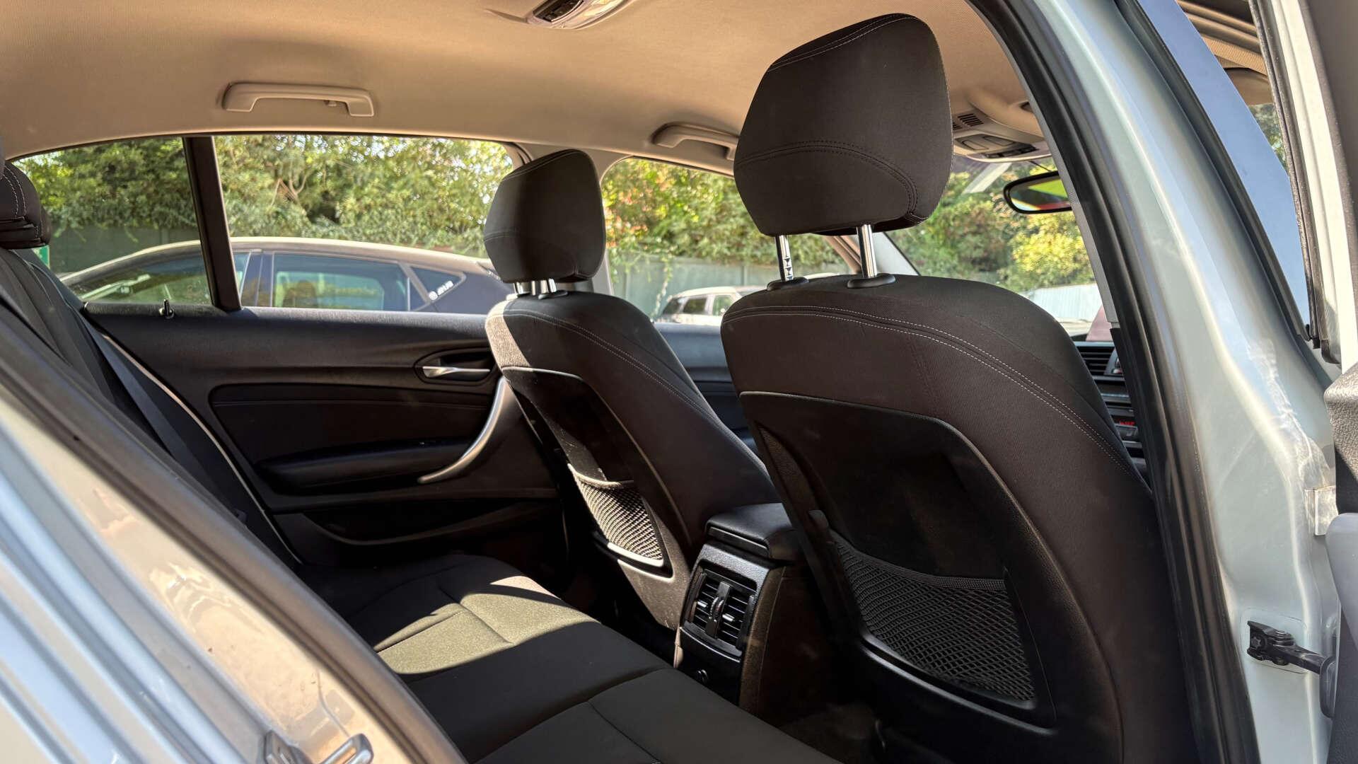 BMW 1 Series view 9
