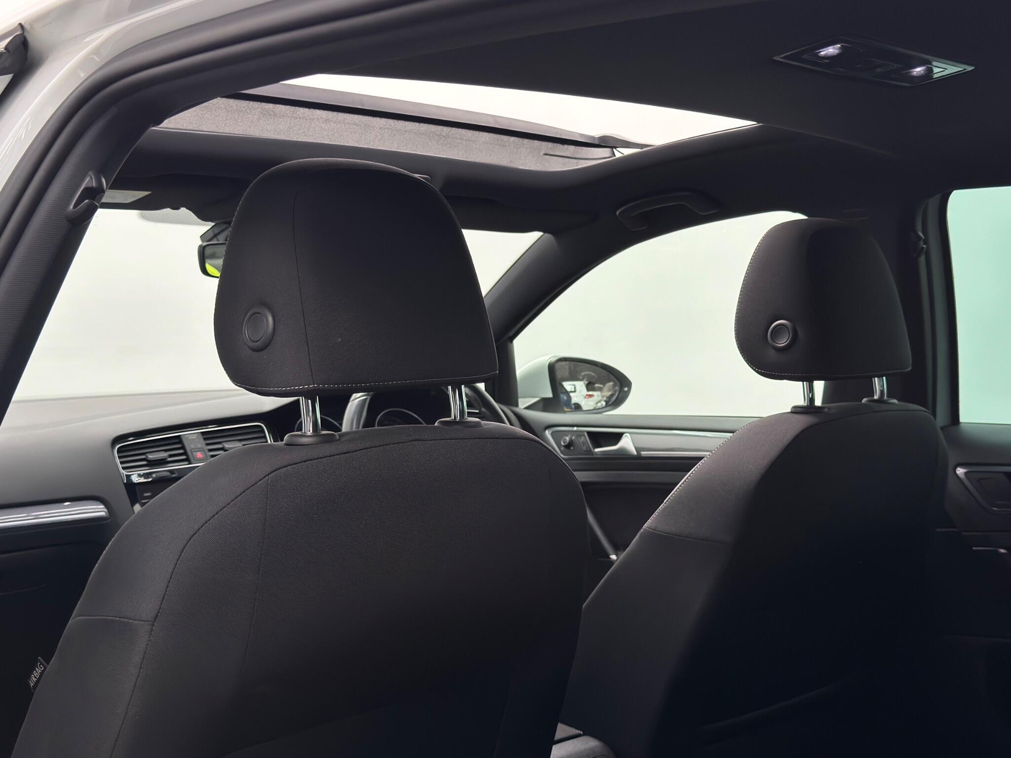 Volkswagen Golf view 38