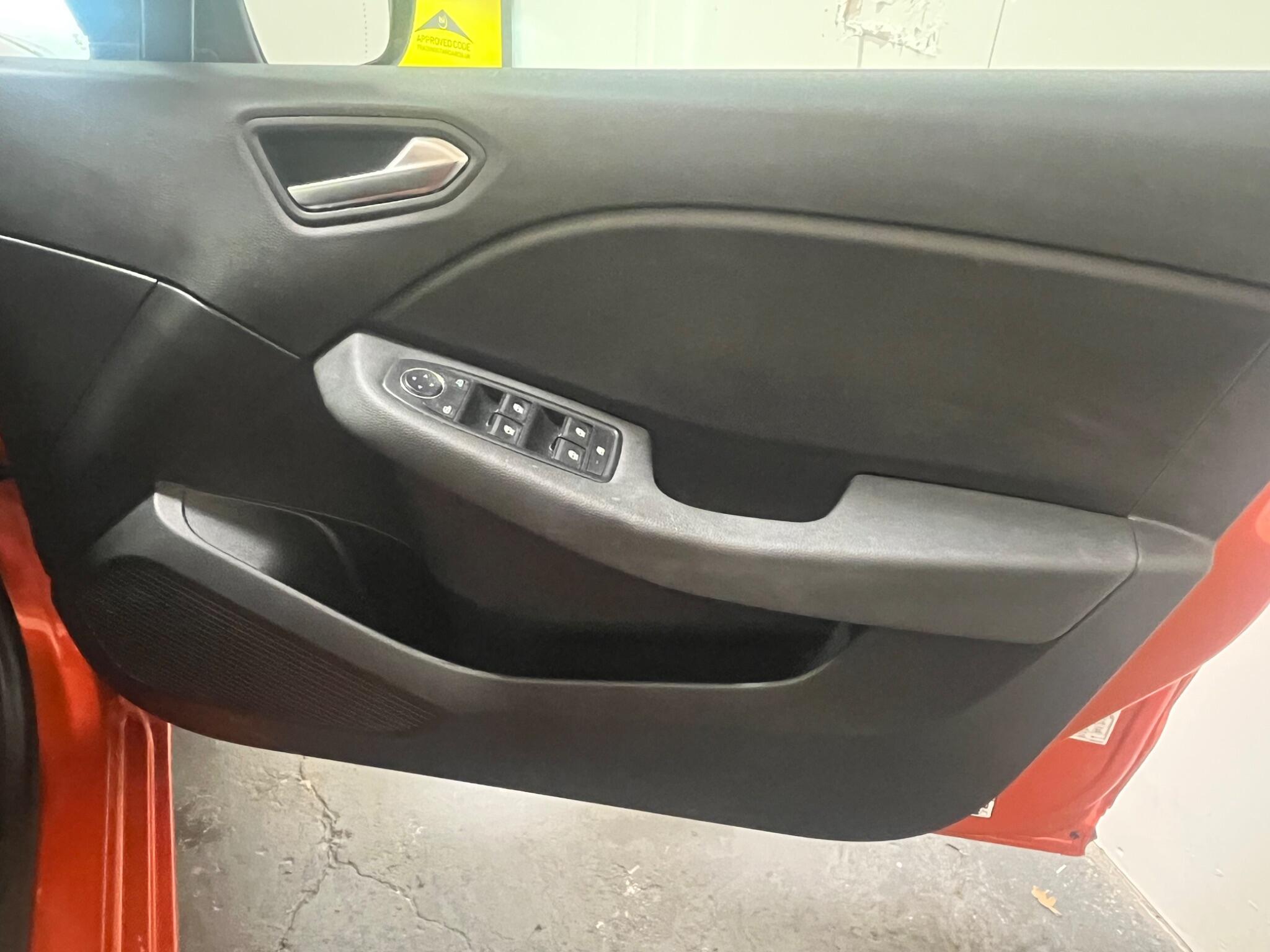 2022 Renault Clio 1.6 E-TECH Evolution Auto Euro 6 (s/s) 5dr • 33,021 miles image 23
