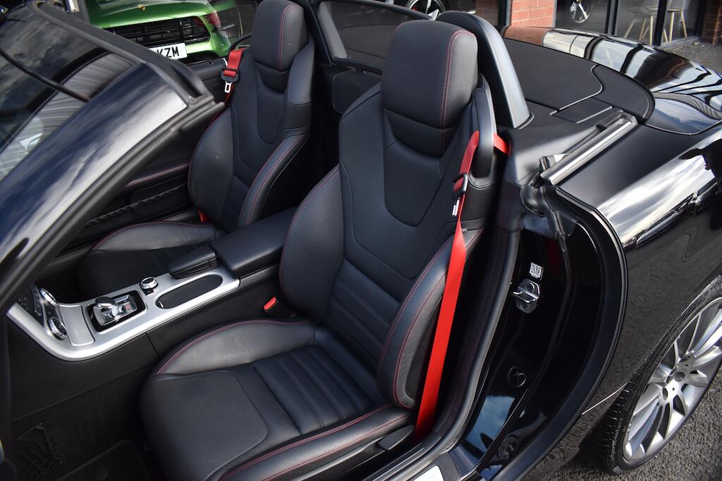 Mercedes-Benz SLC view 32