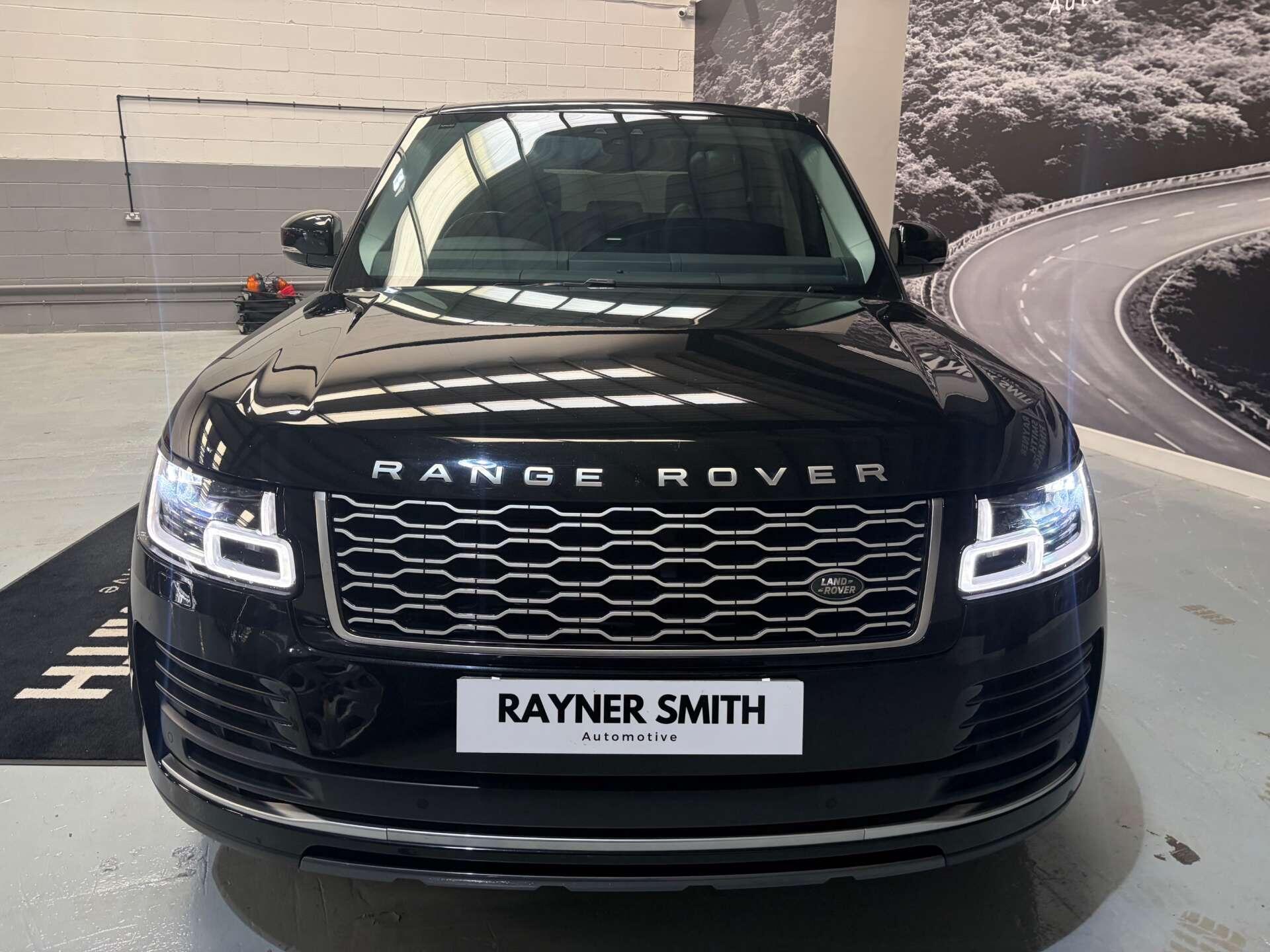 Land Rover Range Rover view 3